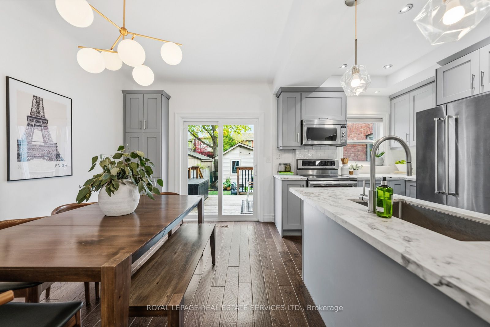 494 Durie Street Property Photo 11