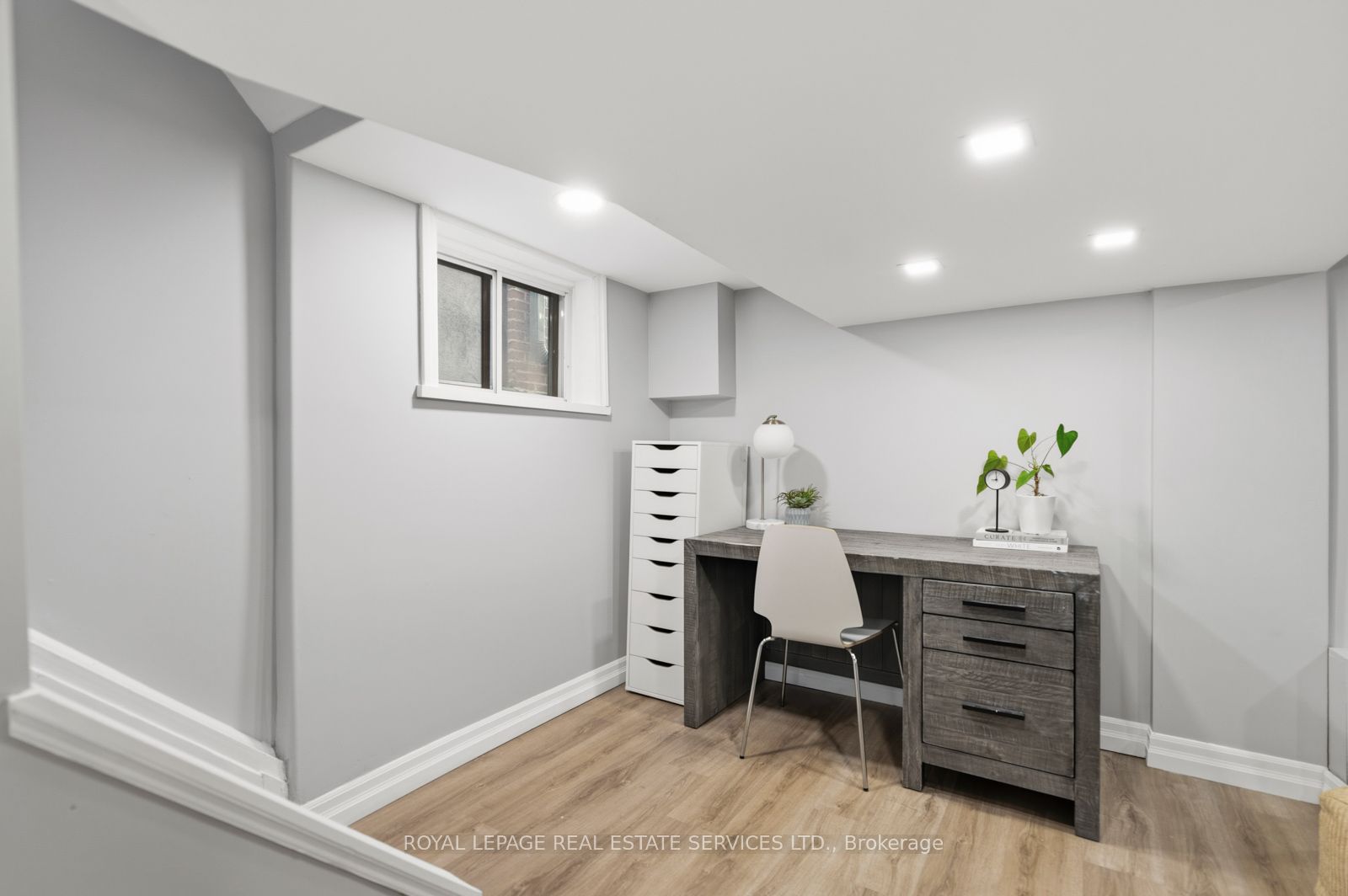 494 Durie Street Property Photo 30
