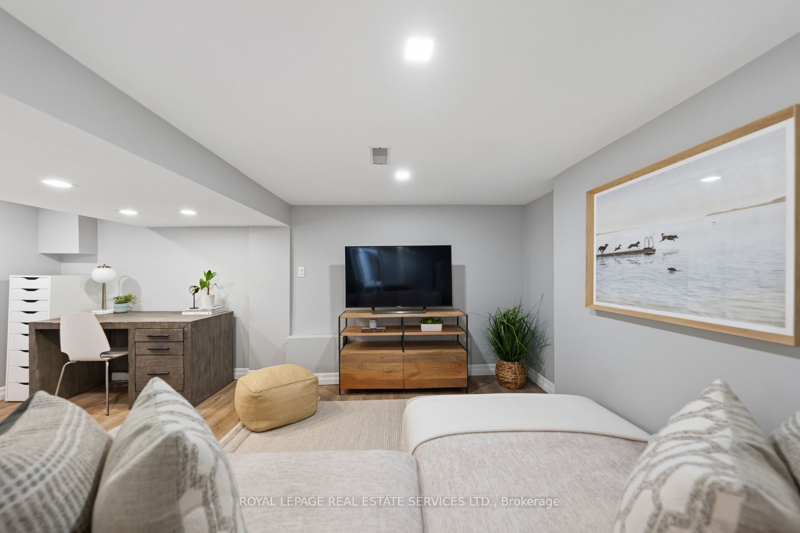 494 Durie Street Property Photo 33