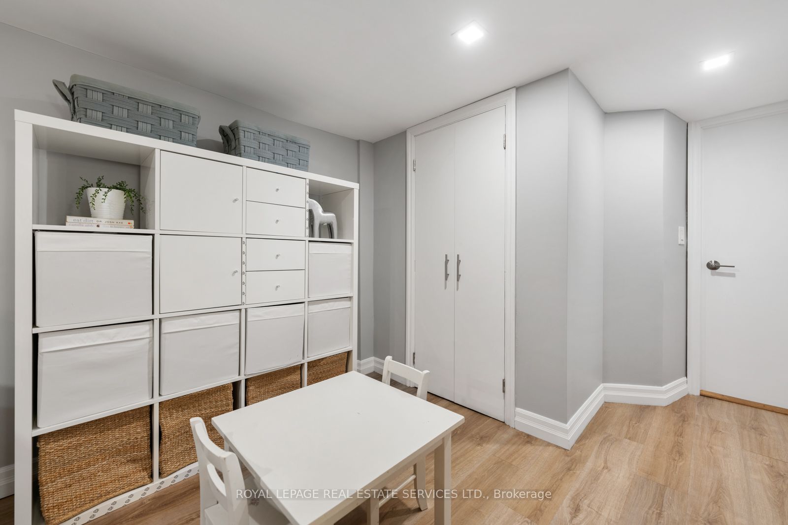 494 Durie Street Property Photo 35