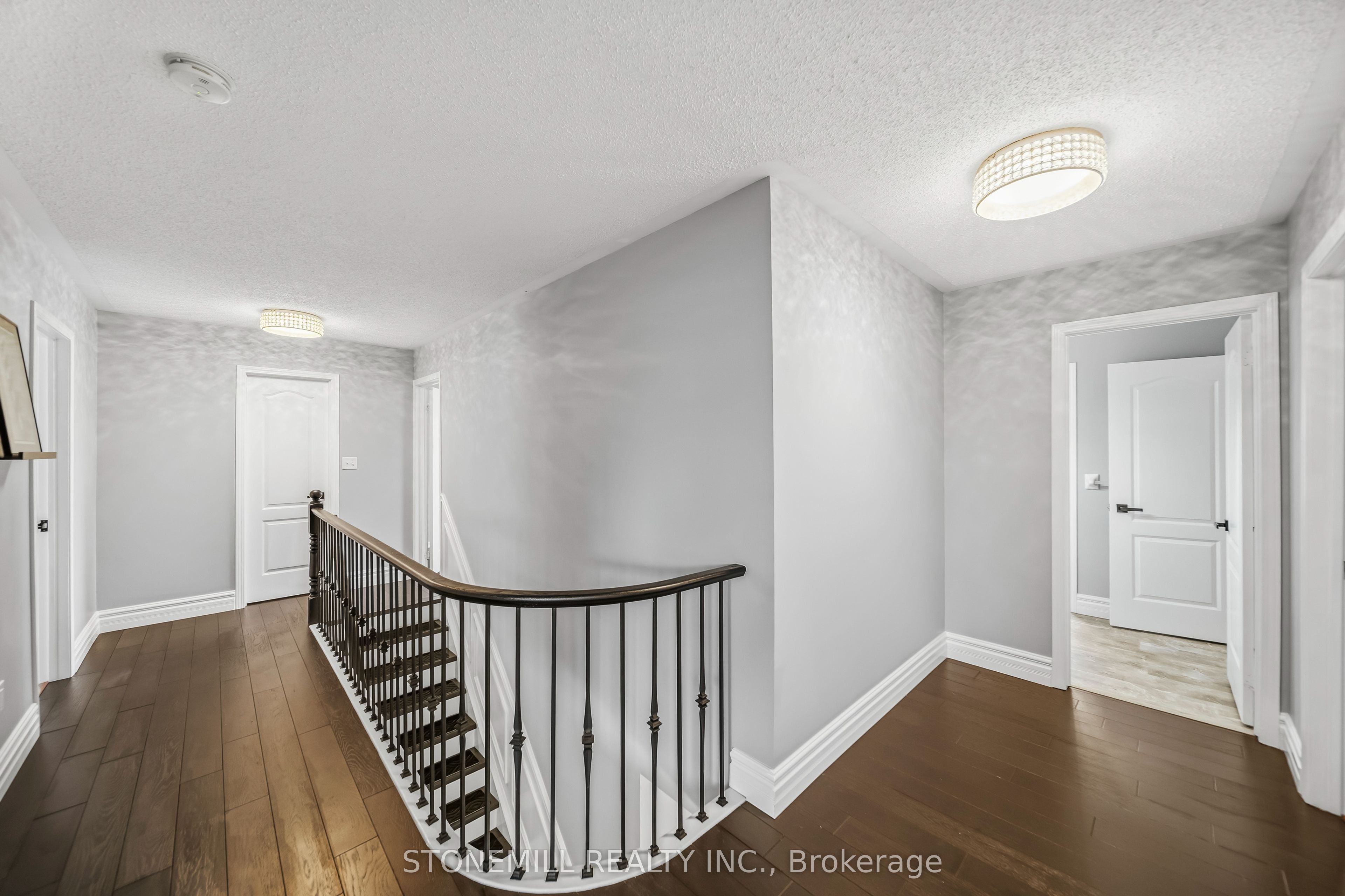 1661 Dempsey Crescent Property Photo 18
