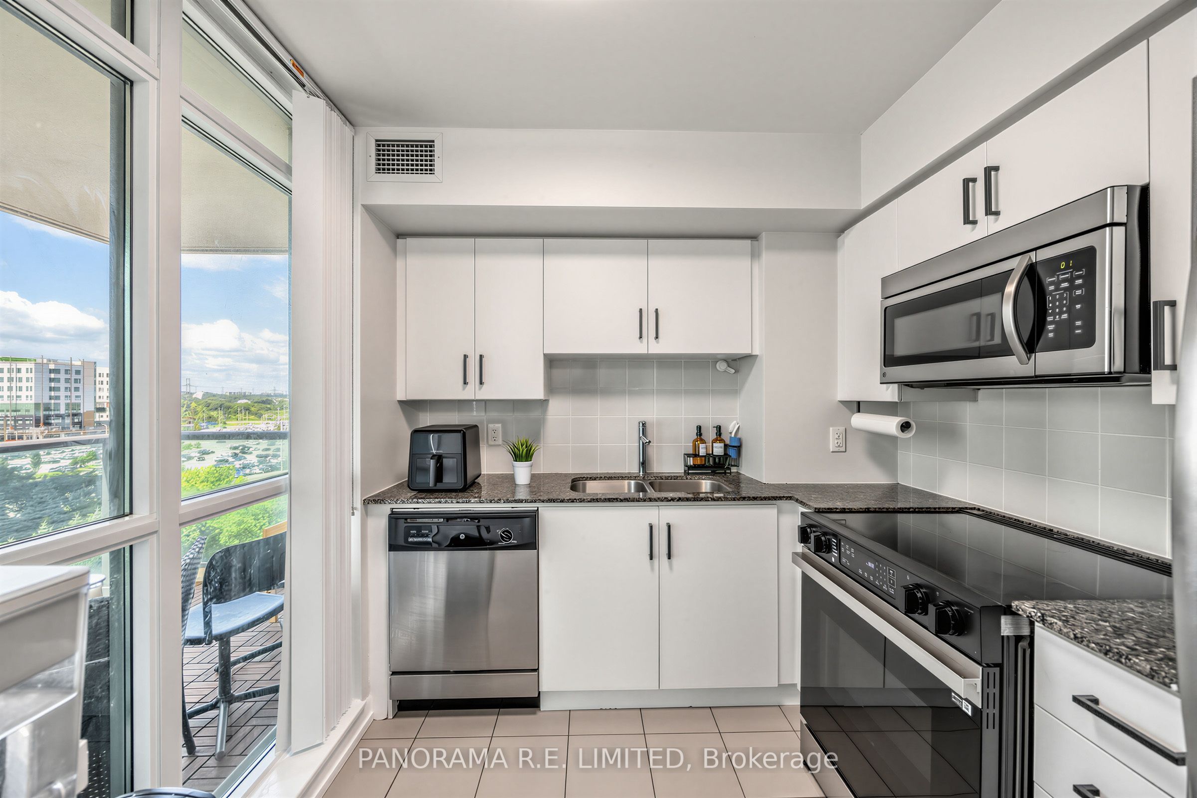 215 Sherway Gardens Road 807 Property Photo 8