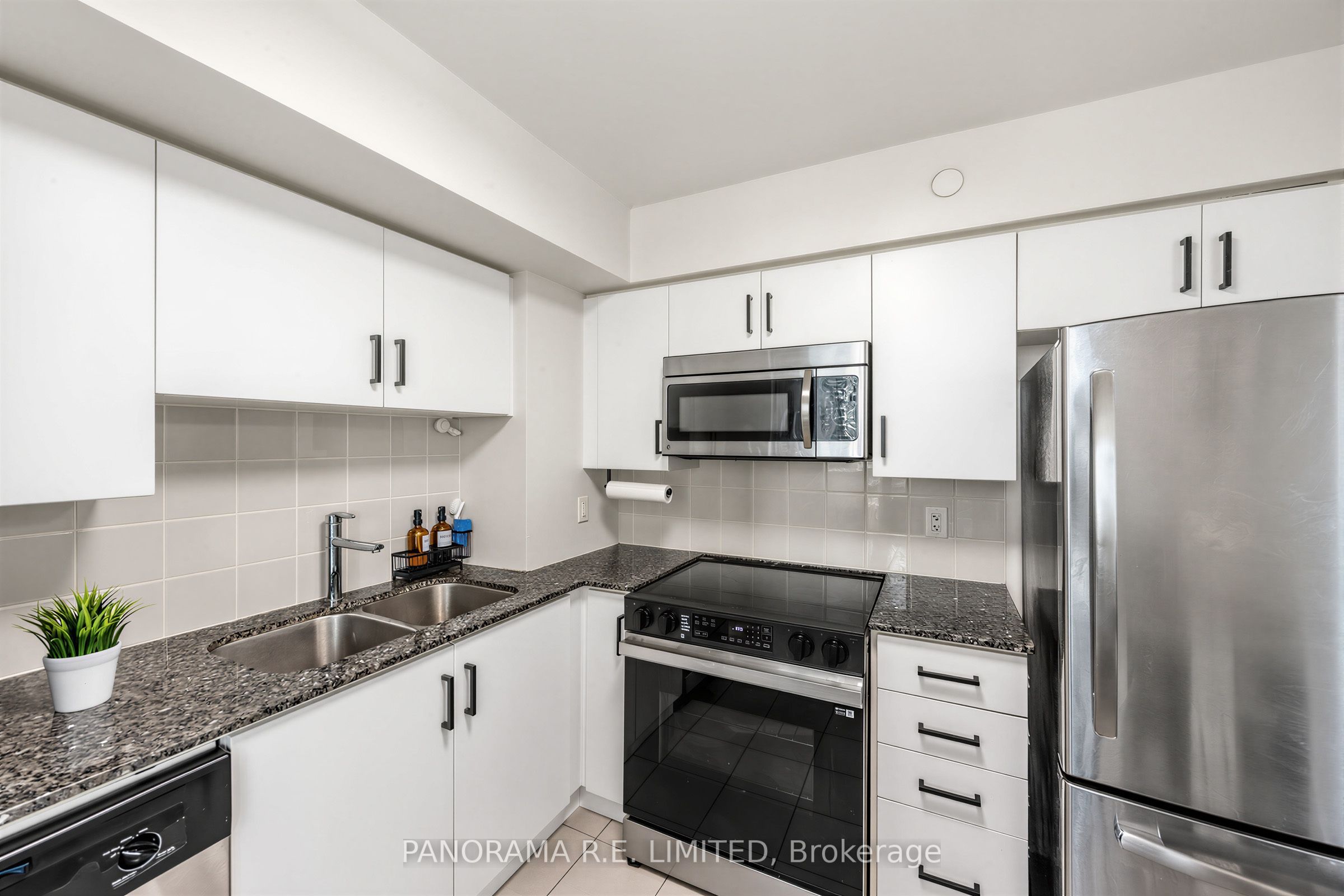 215 Sherway Gardens Road 807 Property Photo 9