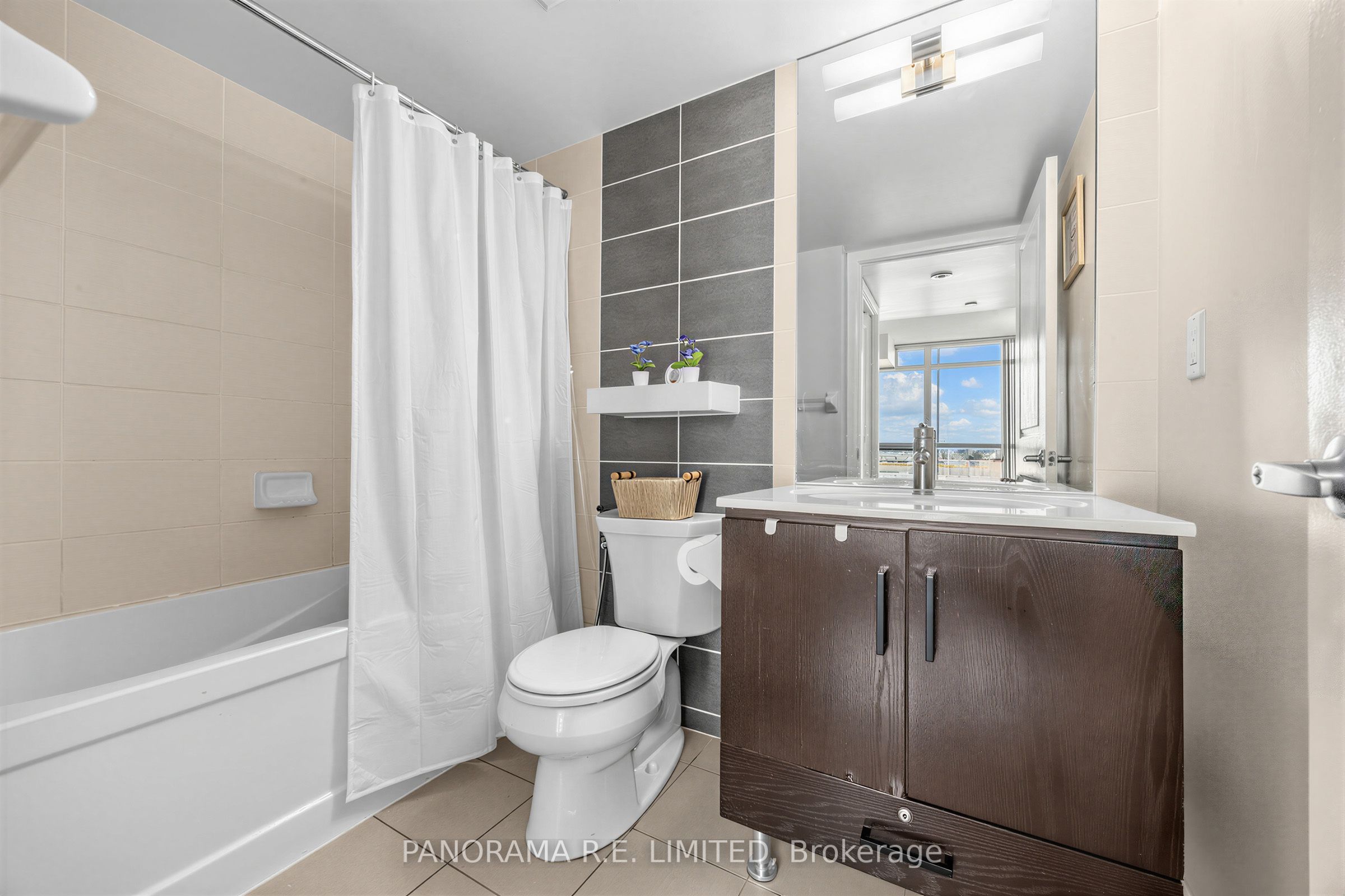 215 Sherway Gardens Road 807 Property Photo 12