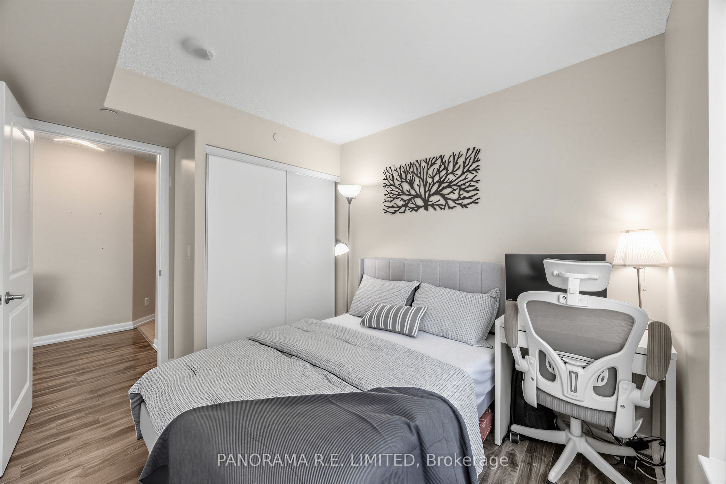 215 Sherway Gardens Road 807 Property Photo 14