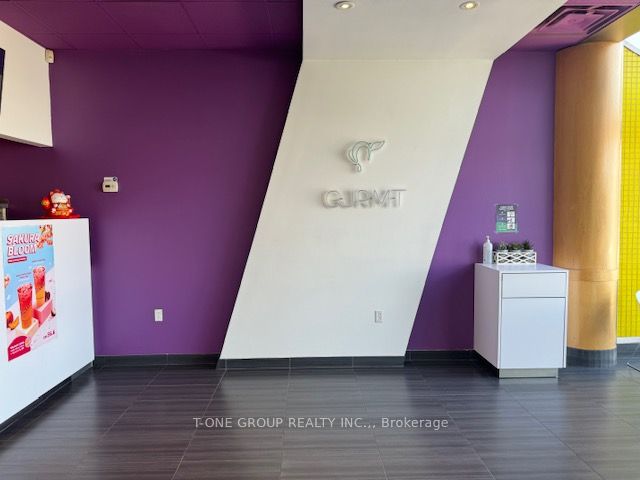 720 Burnhamthorpe Road W 31 Property Photo 2