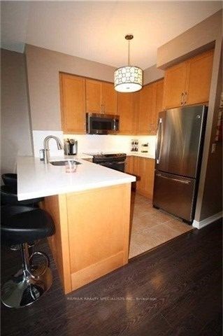 3939 Duke Of York Boulevard 2010 Property Photo 4