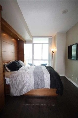 3939 Duke Of York Boulevard 2010 Property Photo 9