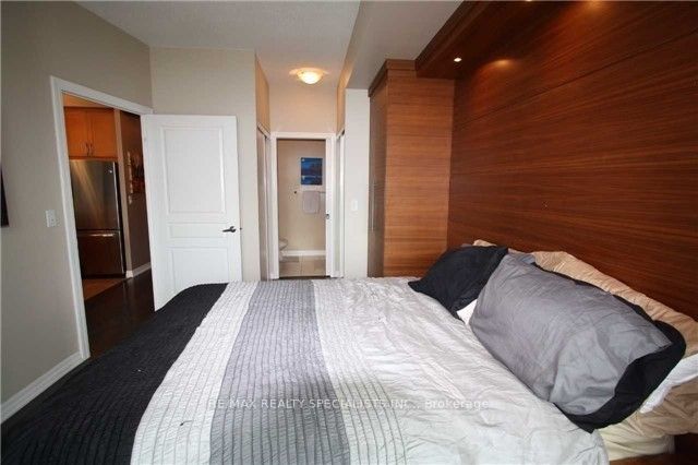 3939 Duke Of York Boulevard 2010 Property Photo 10