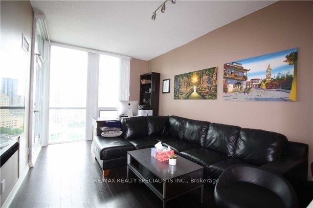 3939 Duke Of York Boulevard 2010 Property Photo 11