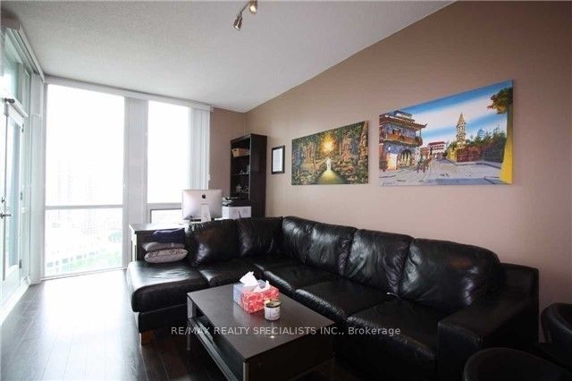 3939 Duke Of York Boulevard 2010 Property Photo 12