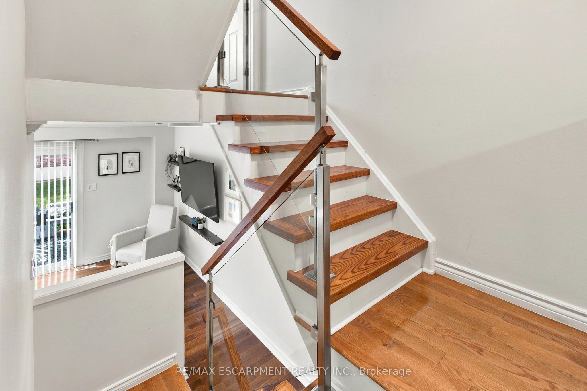 371 Bronte Street S 59 Property Photo 3