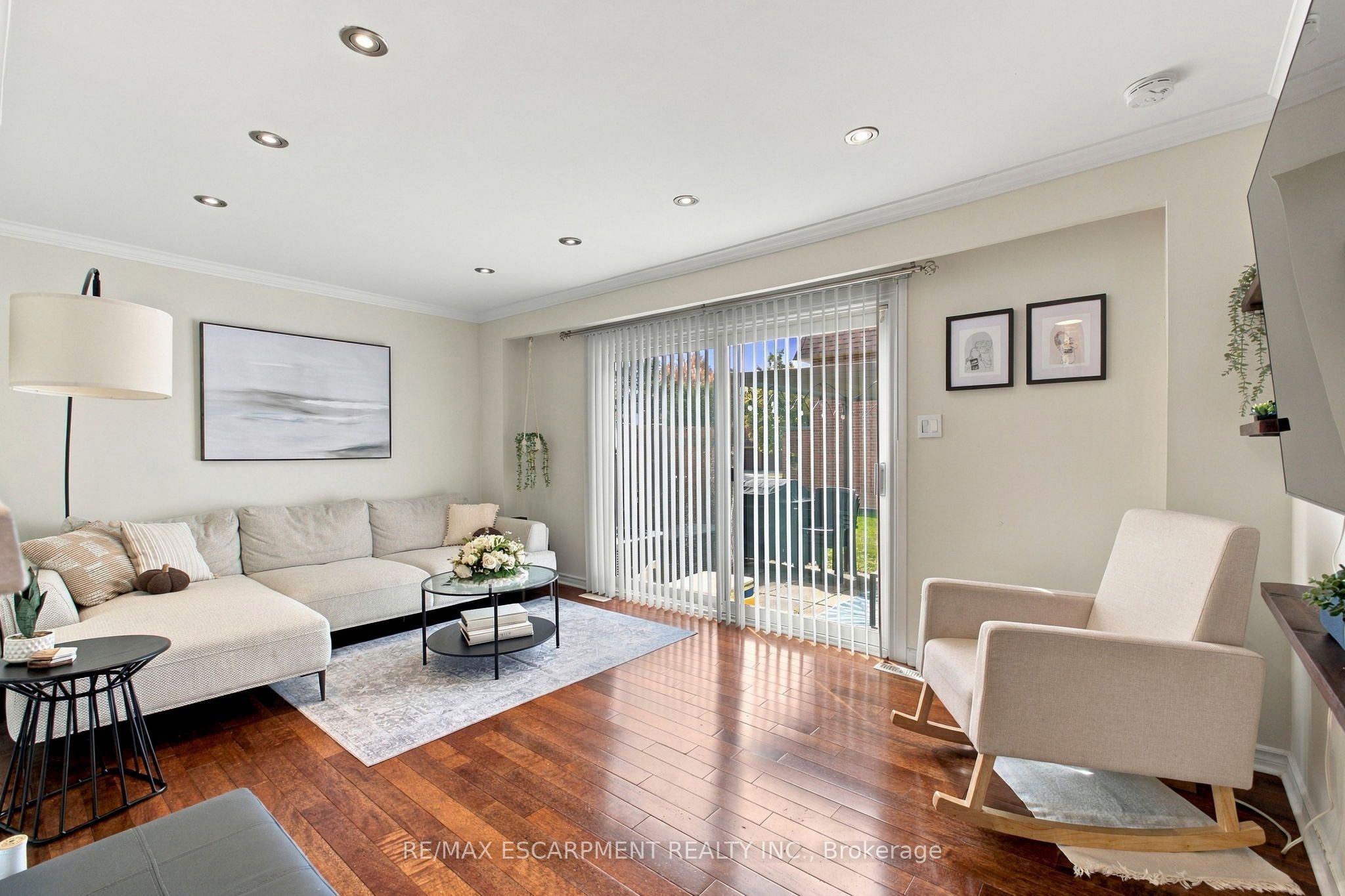 371 Bronte Street S 59 Property Photo 5