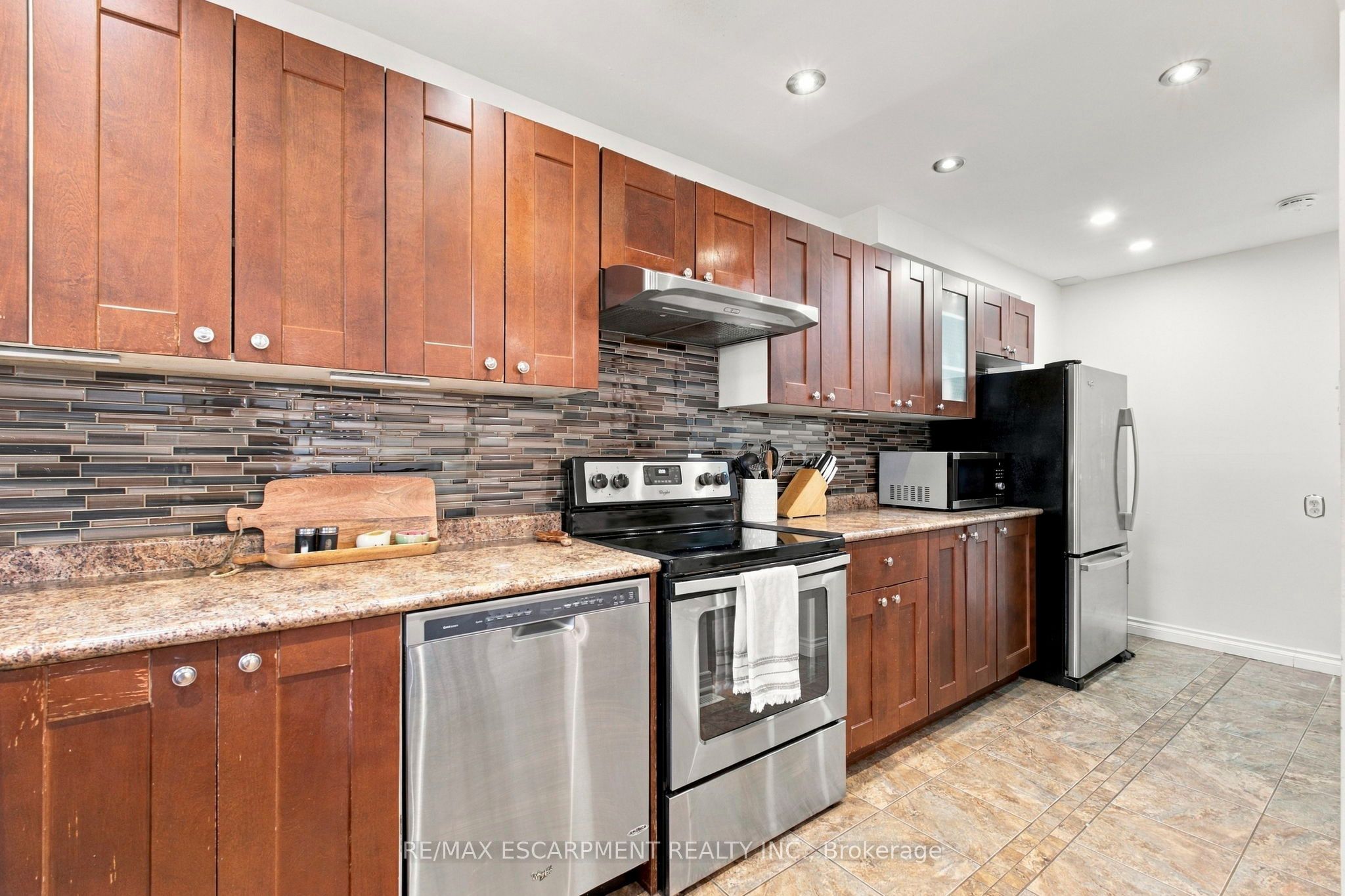 371 Bronte Street S 59 Property Photo 7