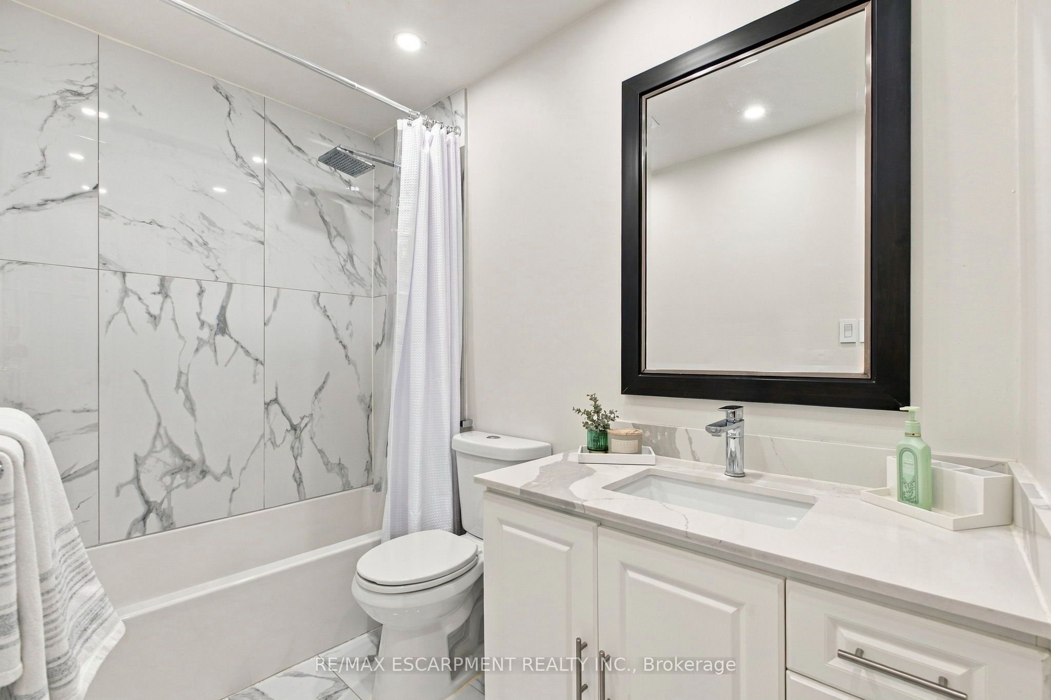 371 Bronte Street S 59 Property Photo 18