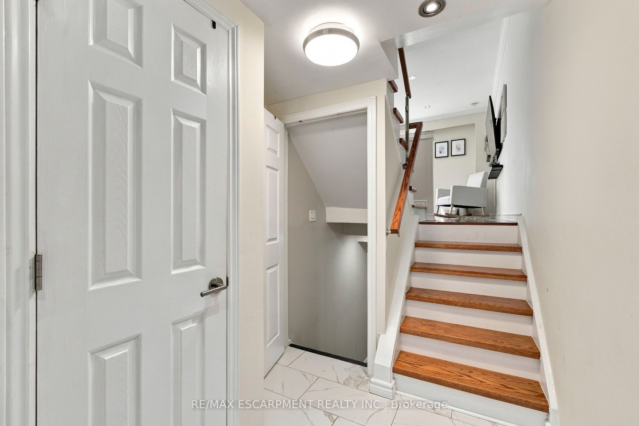 371 Bronte Street S 59 Property Photo 19