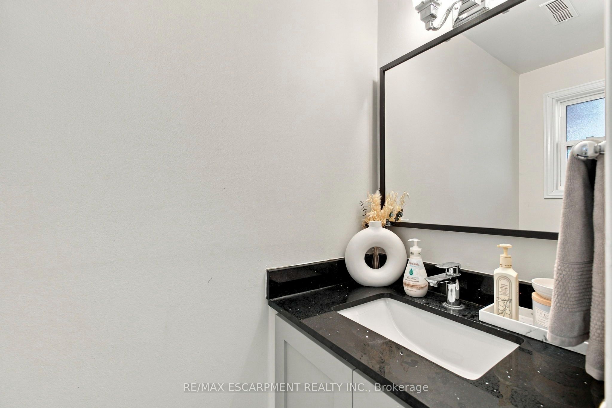 371 Bronte Street S 59 Property Photo 22