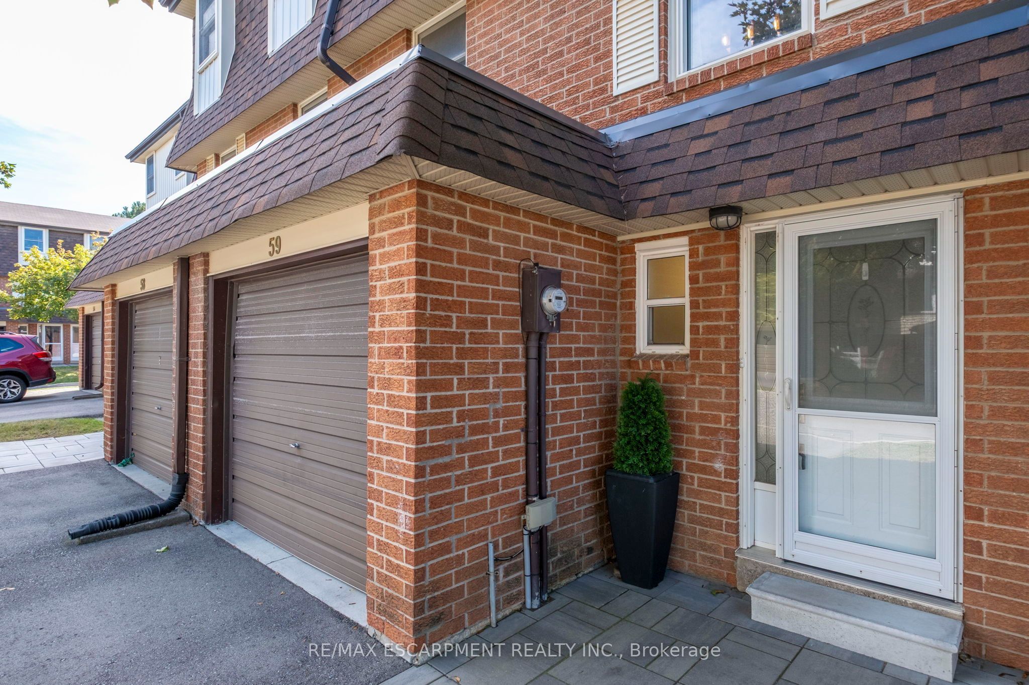 371 Bronte Street S 59 Property Photo 24