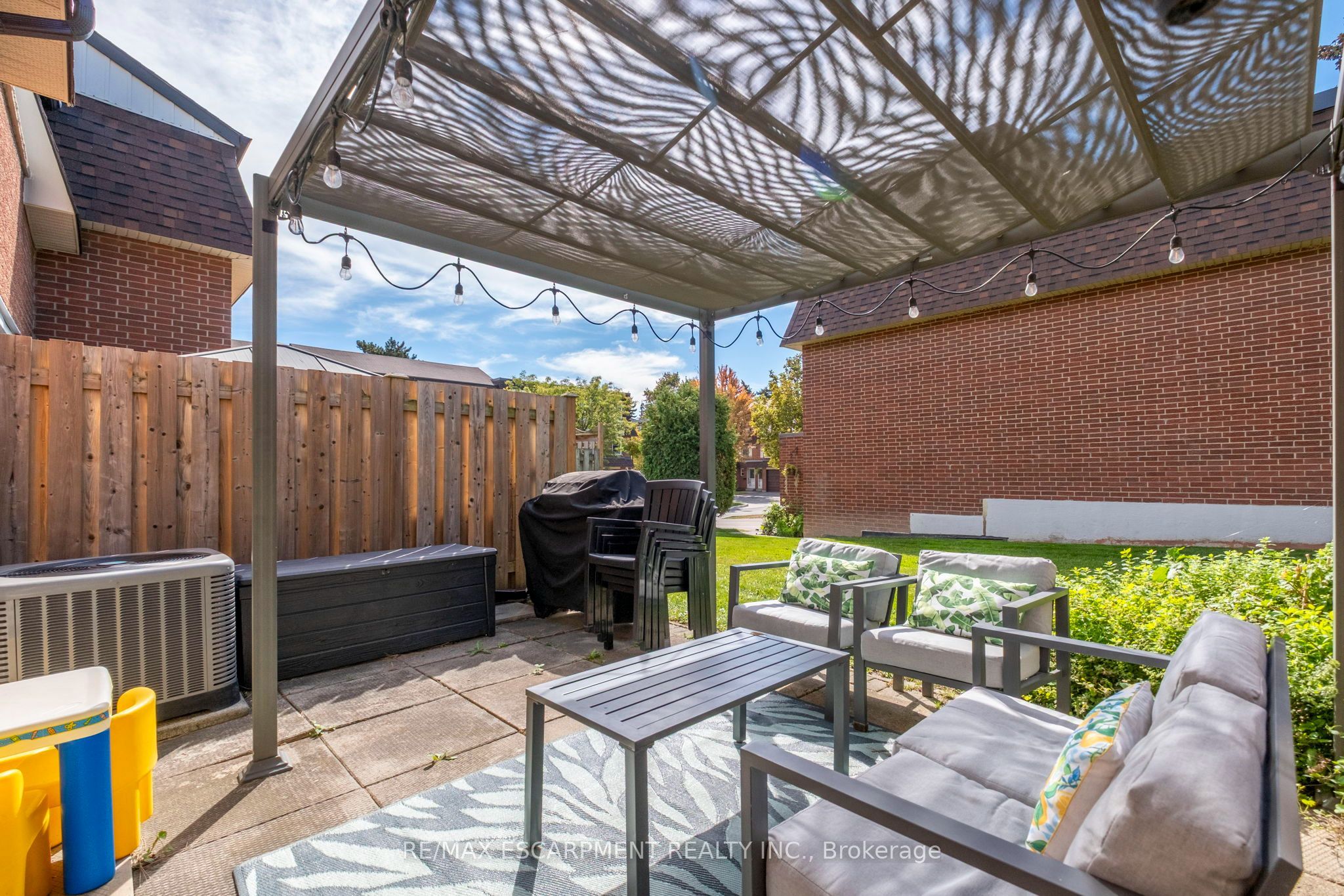 371 Bronte Street S 59 Property Photo 27