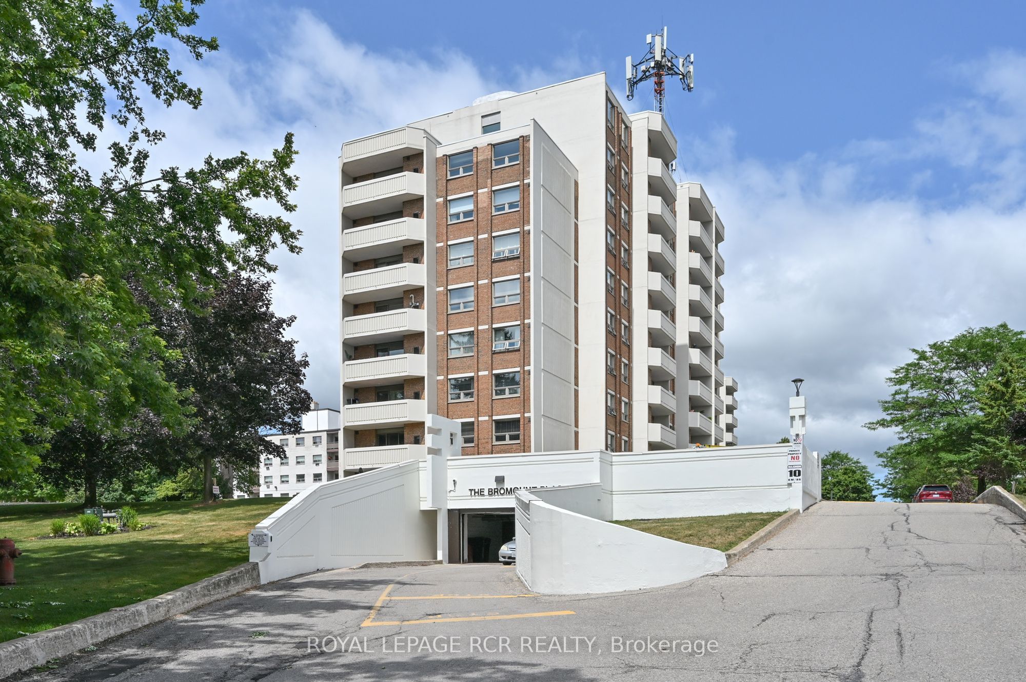 8 Fead Street 404 Property Photo 1