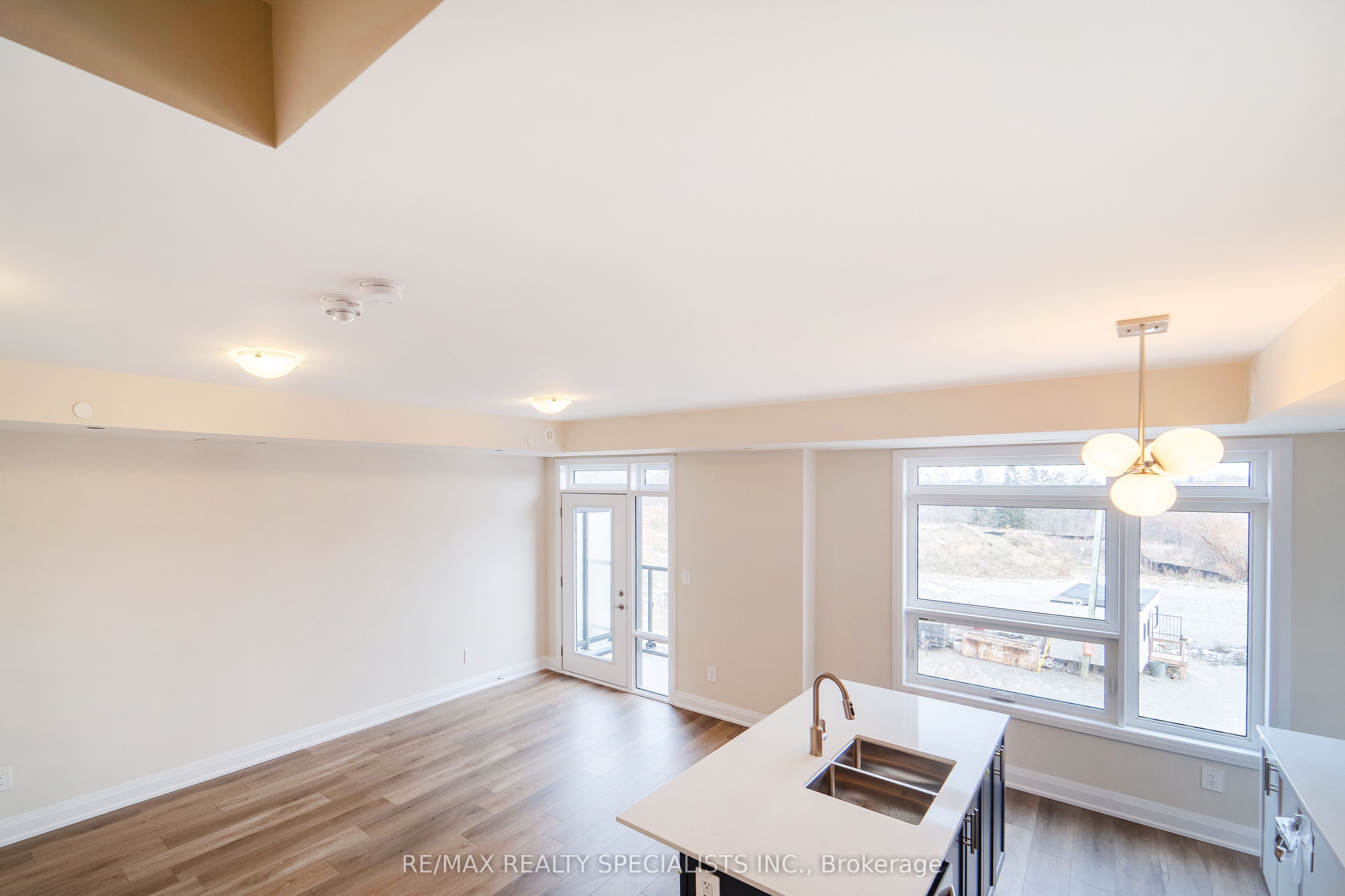 1577 Rose Way 110 Property Photo 11
