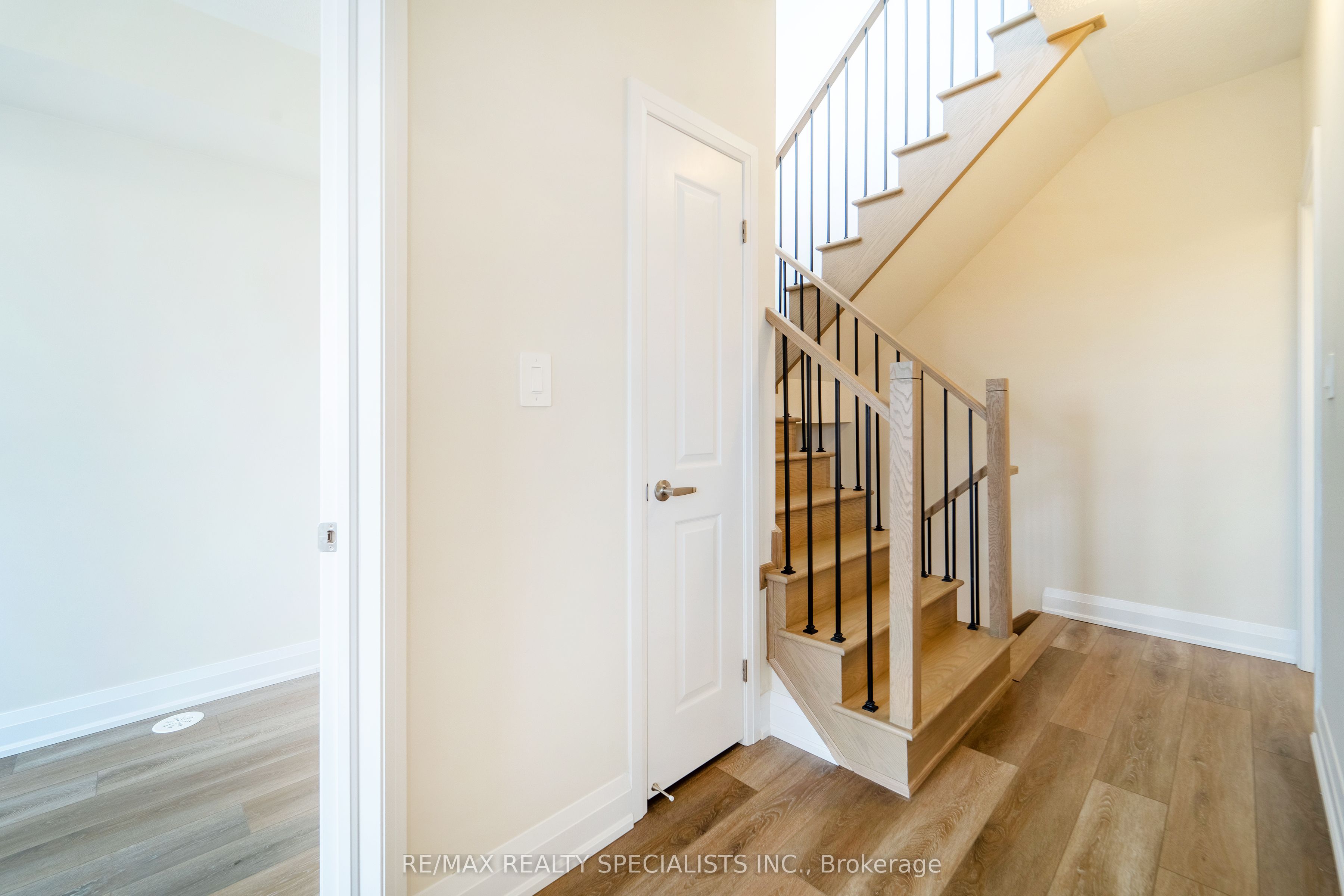 1577 Rose Way 110 Property Photo 17