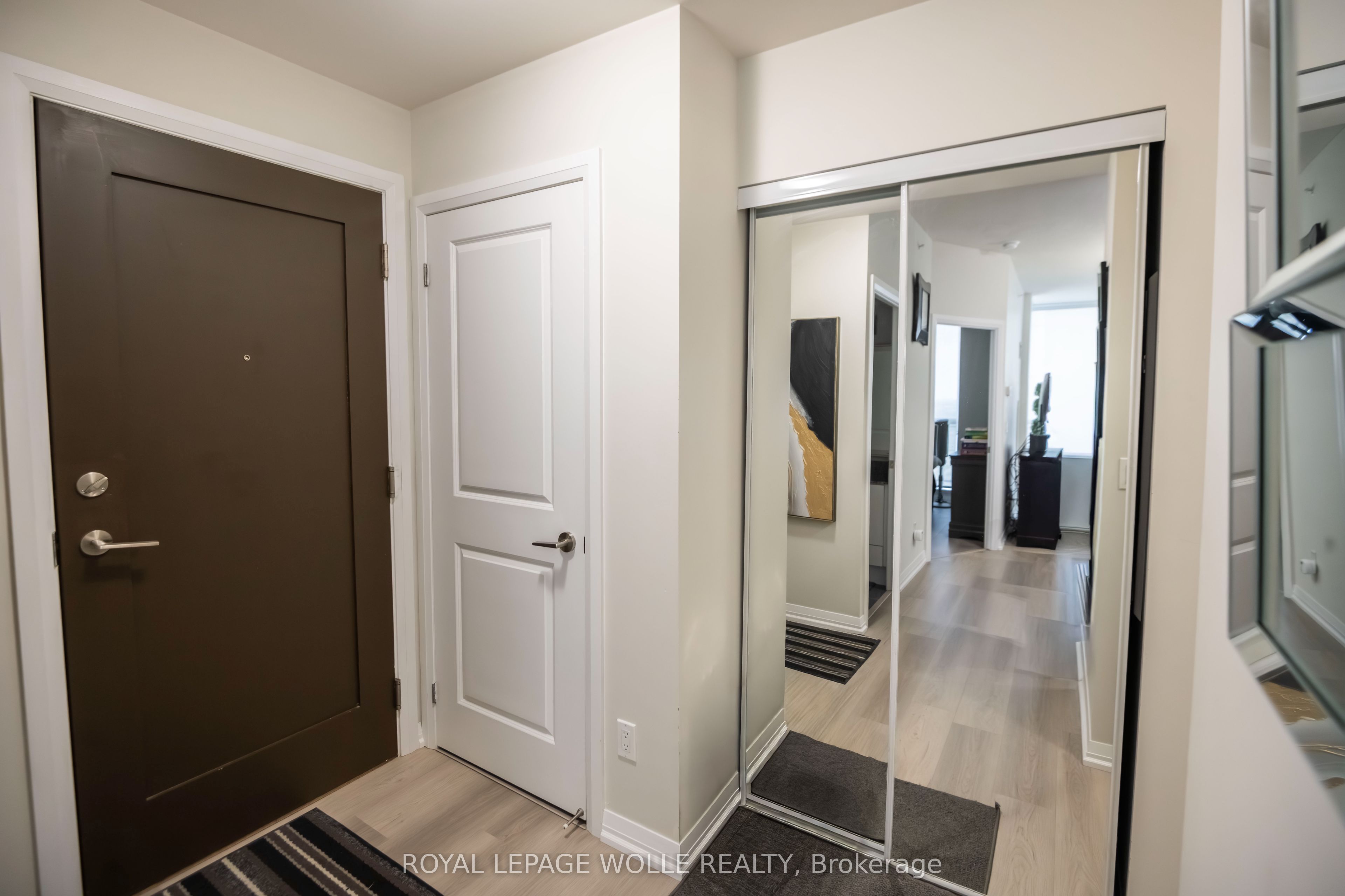 75 Eglinton Avenue W 1601 Property Photo 2