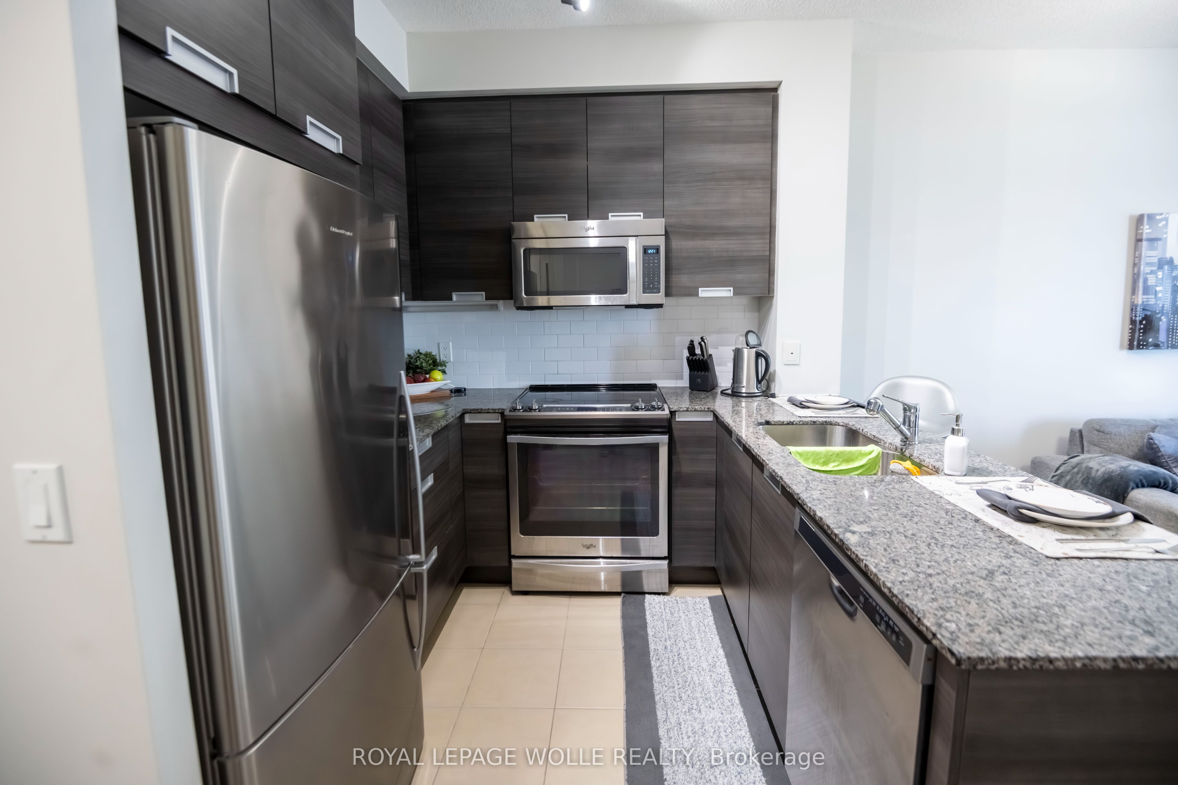 75 Eglinton Avenue W 1601 Property Photo 6