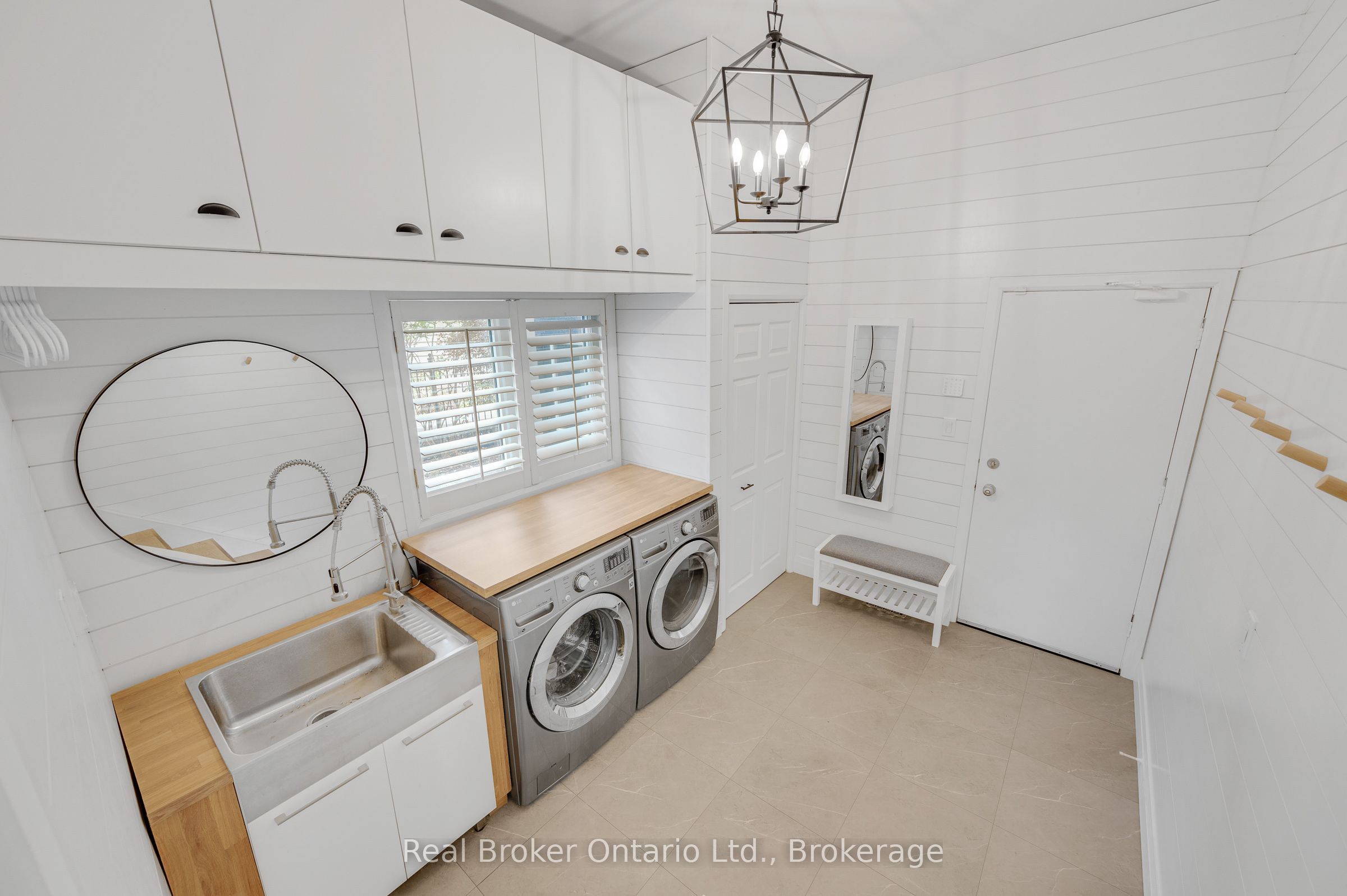 3270 Shelburne Place Property Photo 14