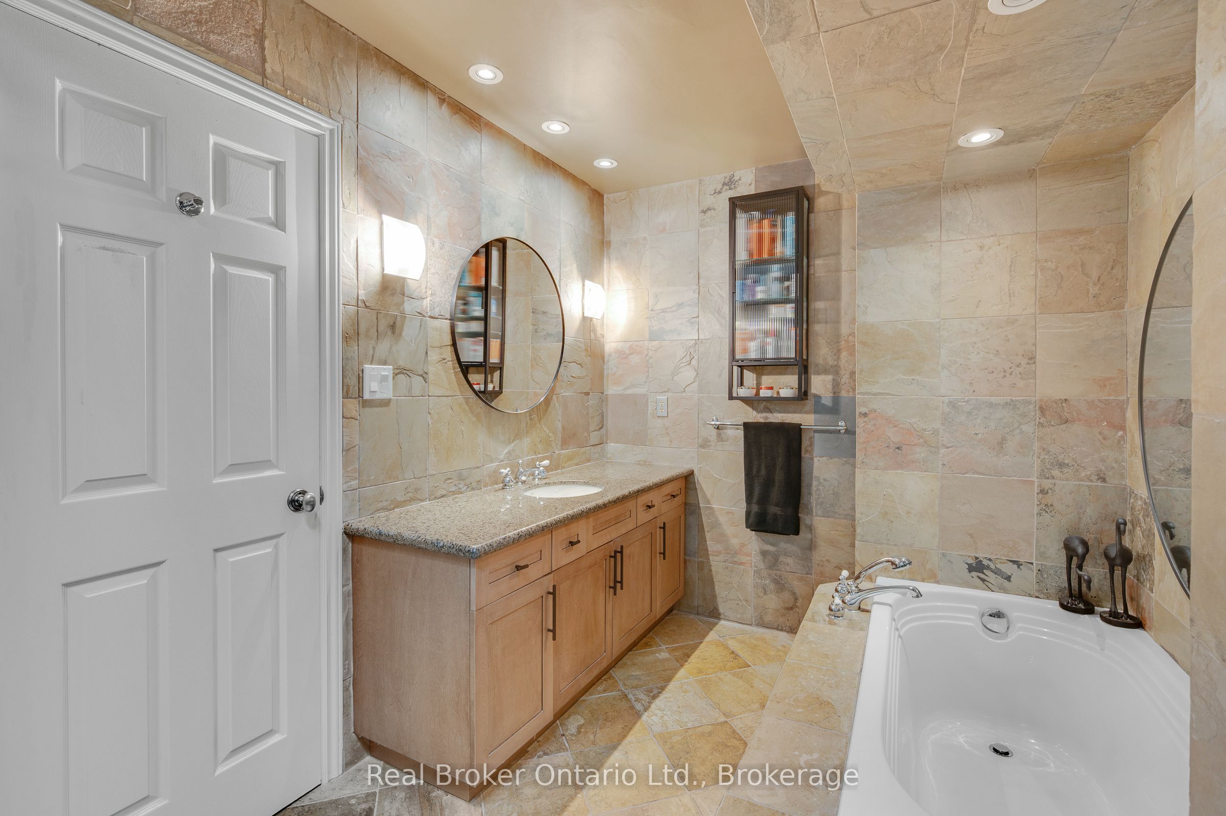 3270 Shelburne Place Property Photo 24