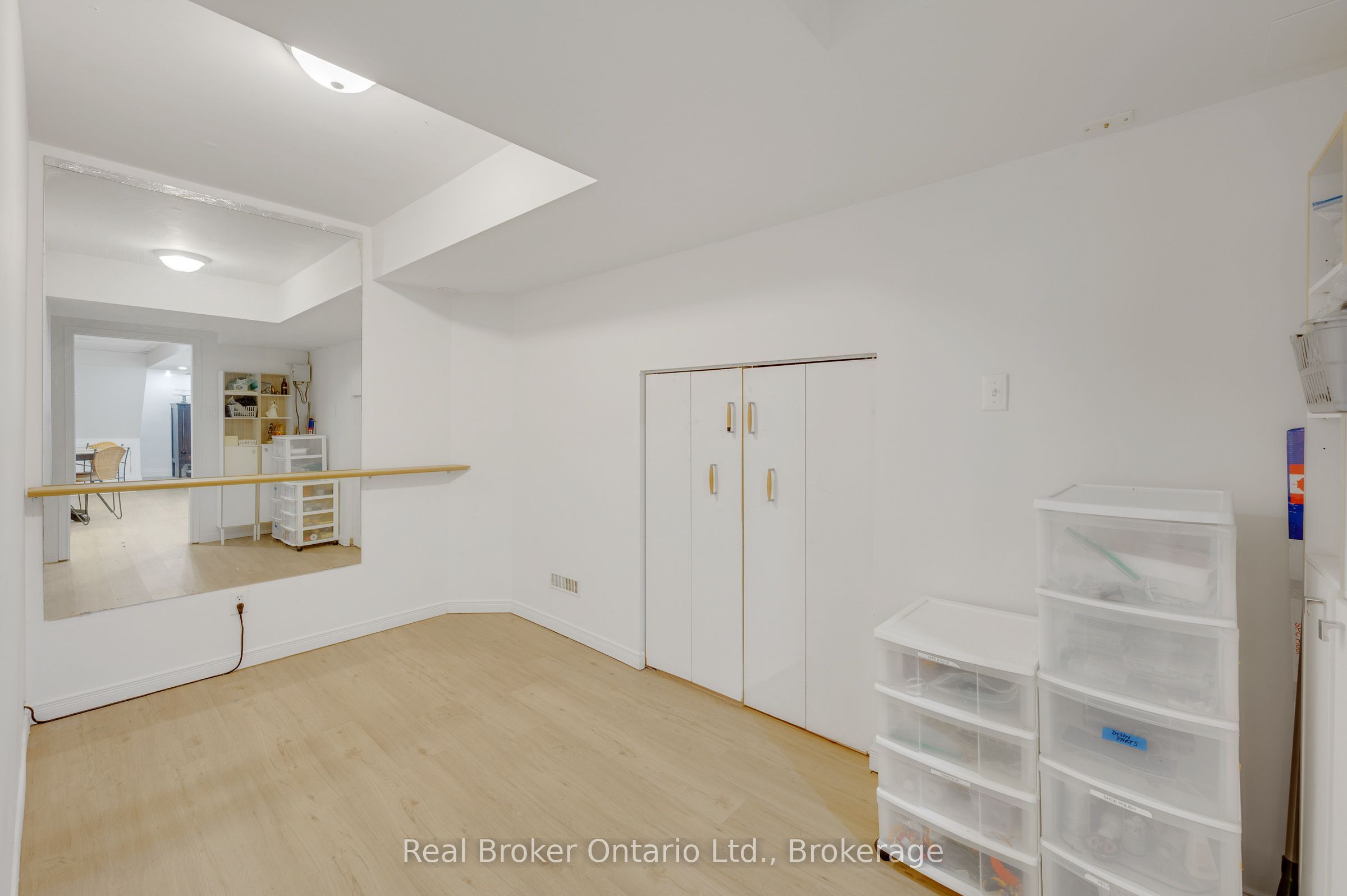 3270 Shelburne Place Property Photo 35
