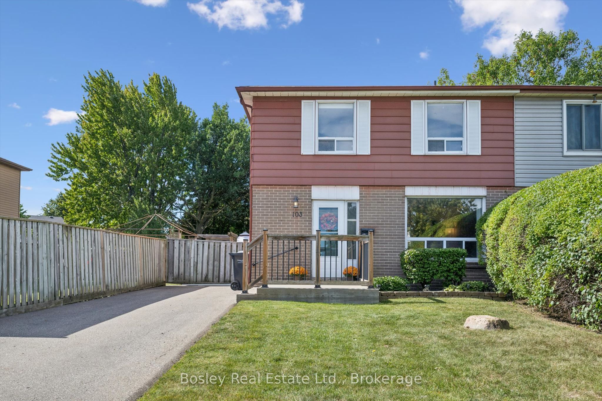 103 Folkstone Crescent