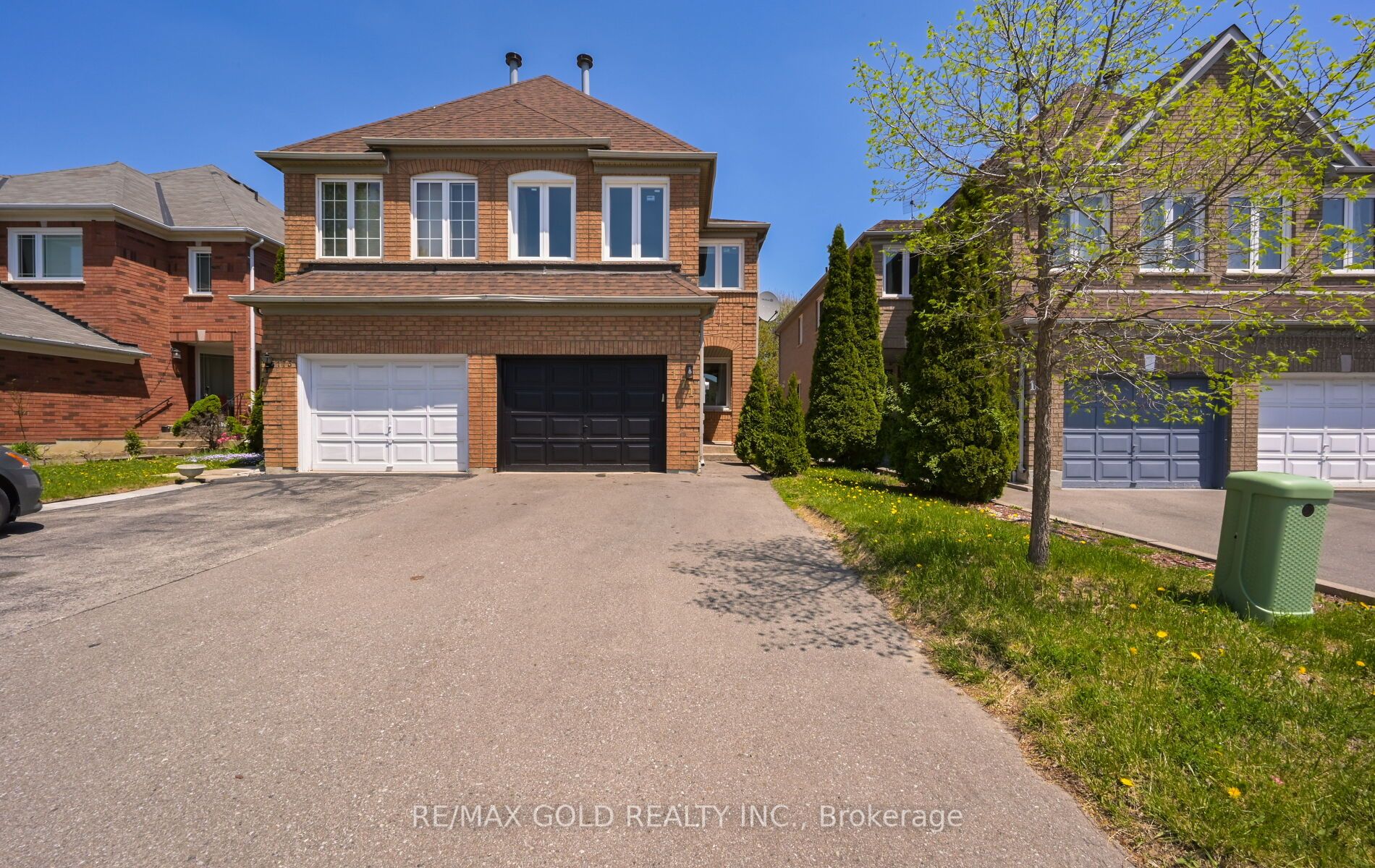 171 Fernforest Drive Property Photo 2