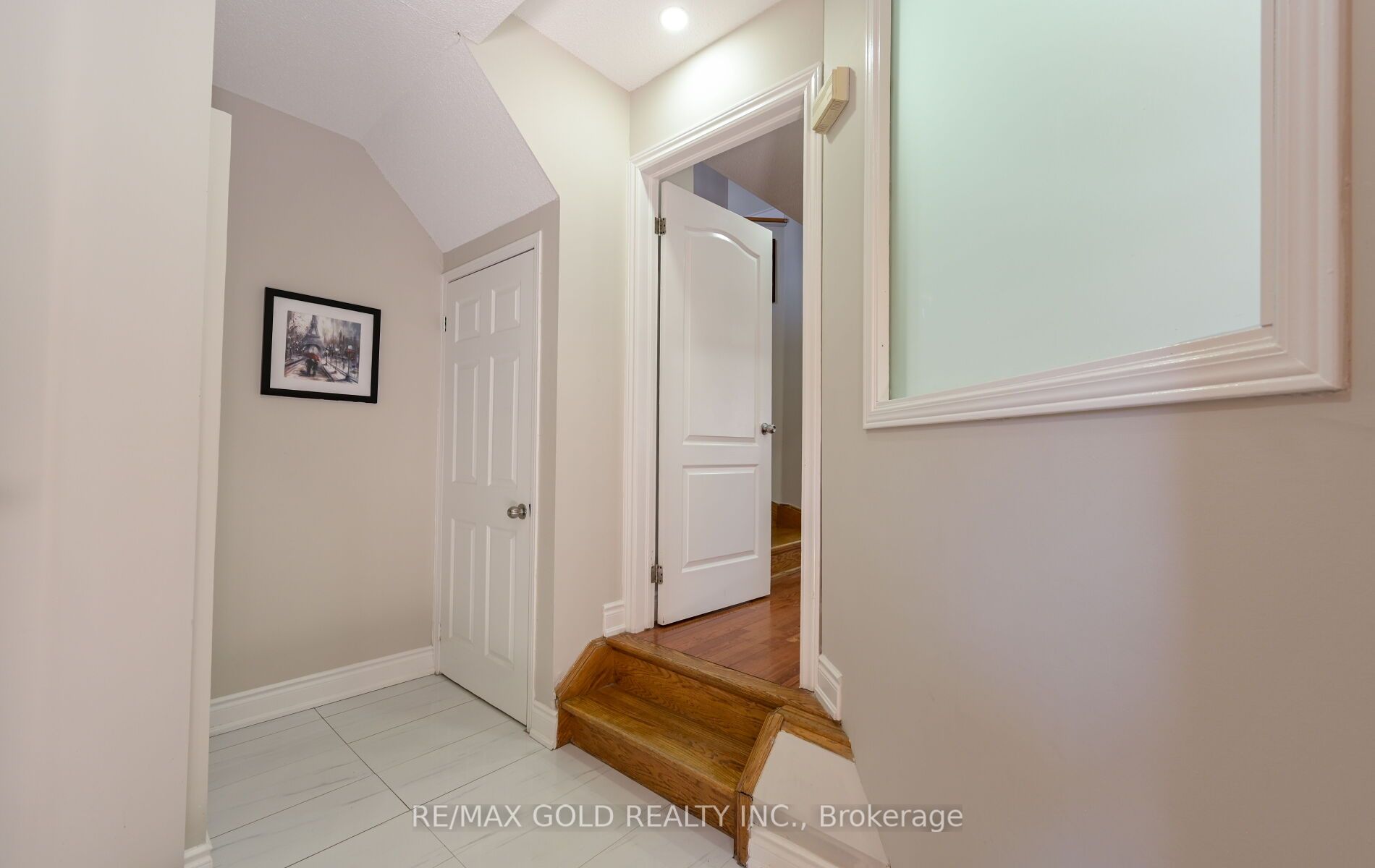171 Fernforest Drive Property Photo 5