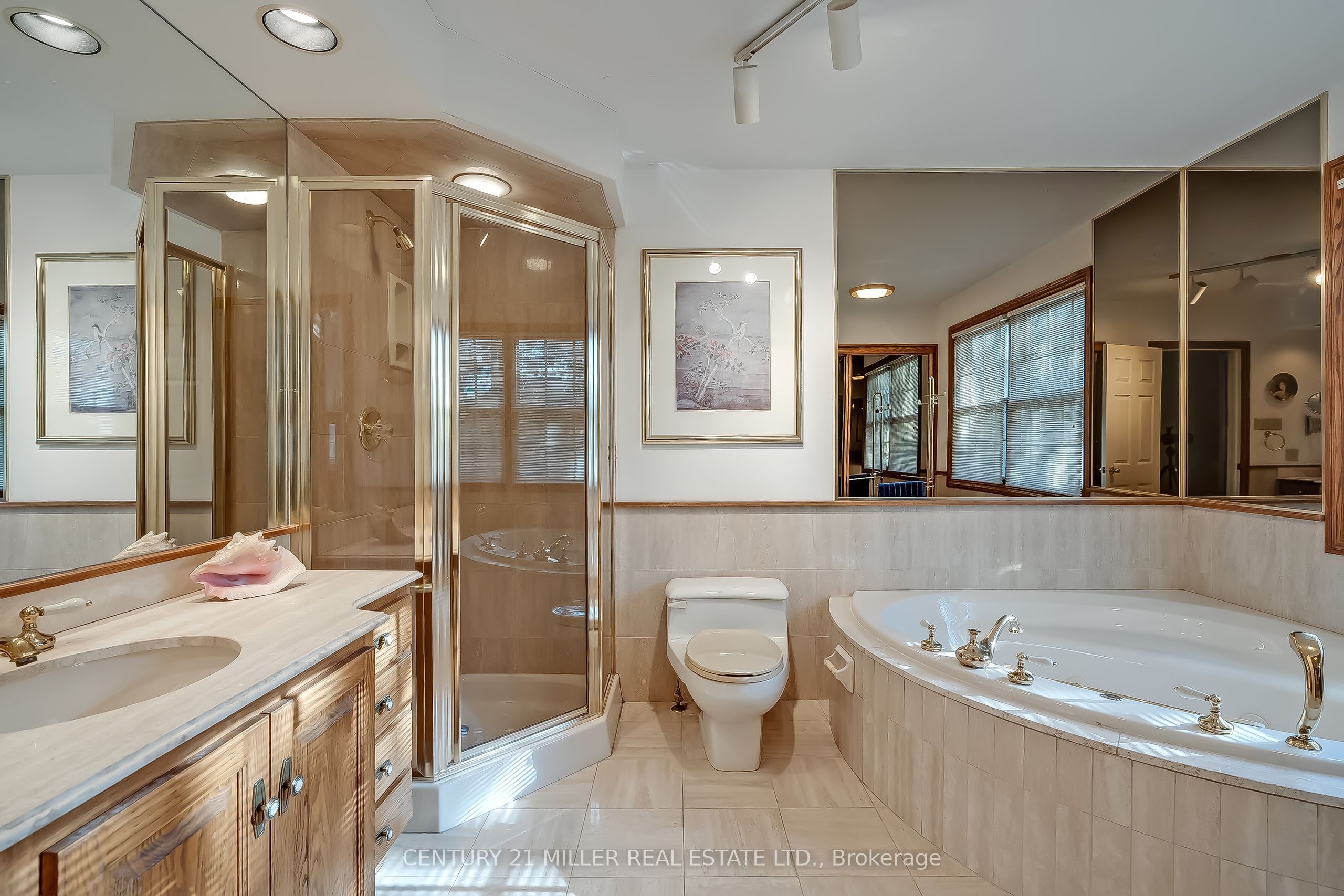 1296 Cumnock Crescent Property Photo 32