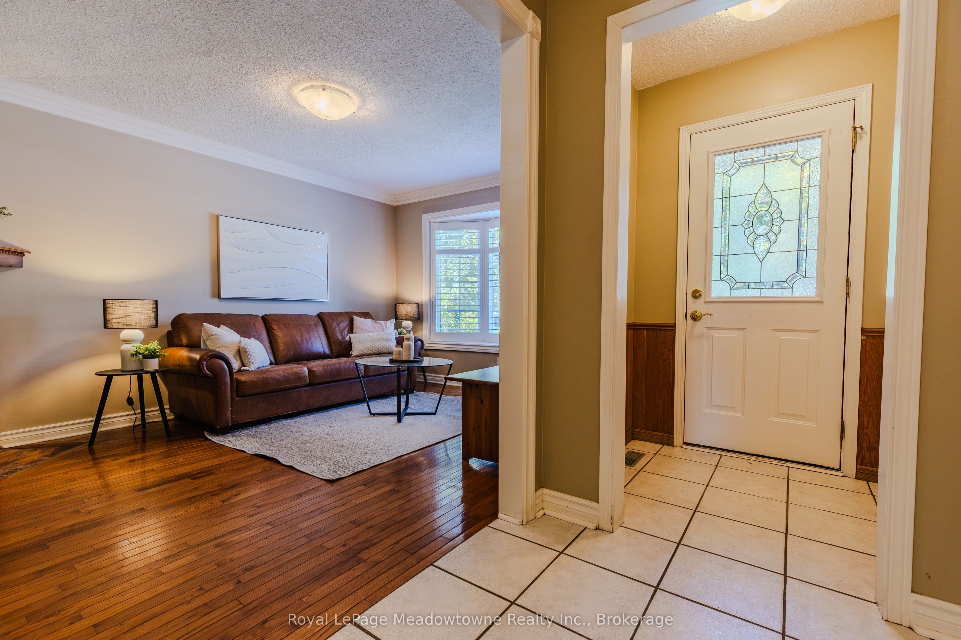 902 Laurier Avenue Property Photo 4