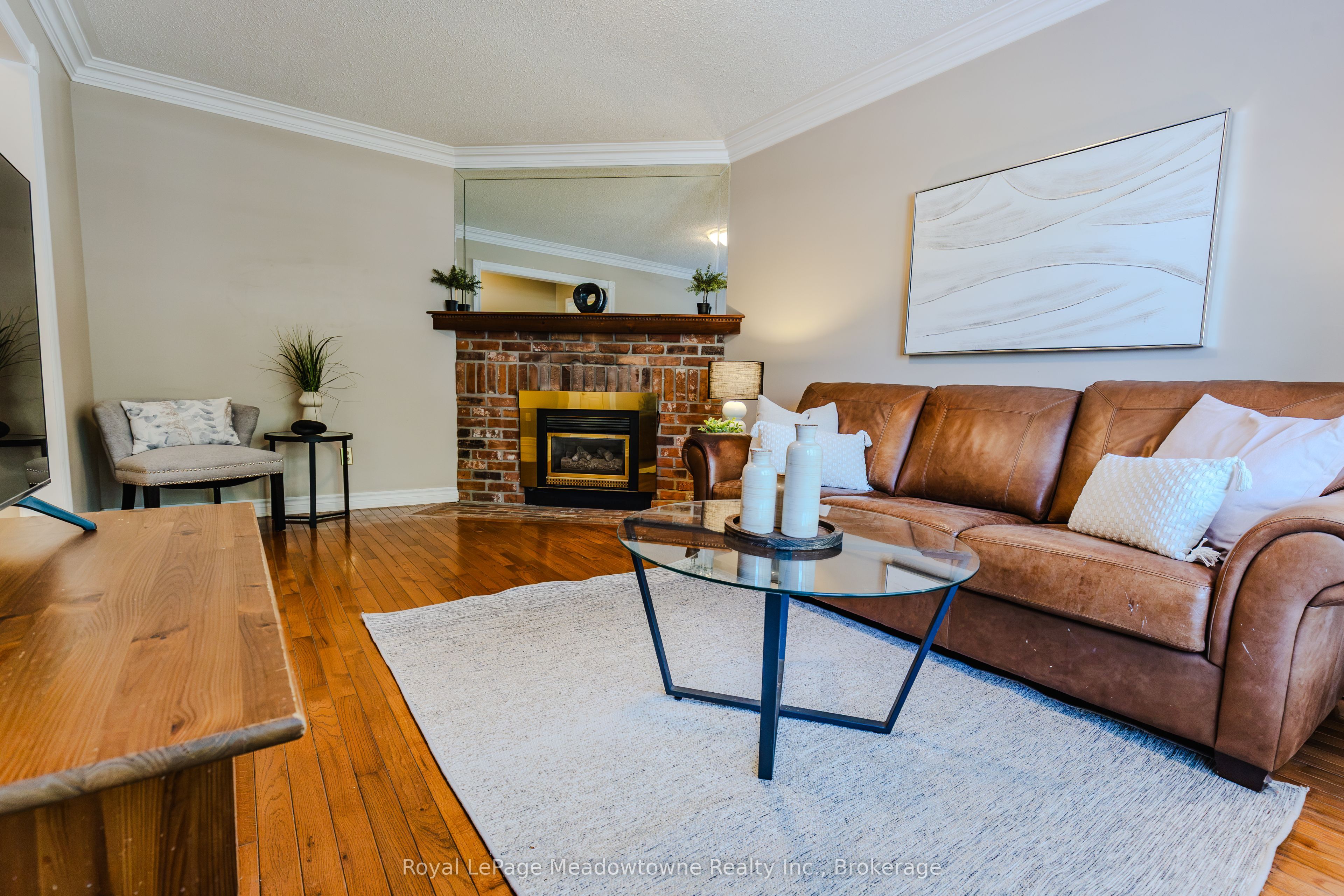 902 Laurier Avenue Property Photo 8