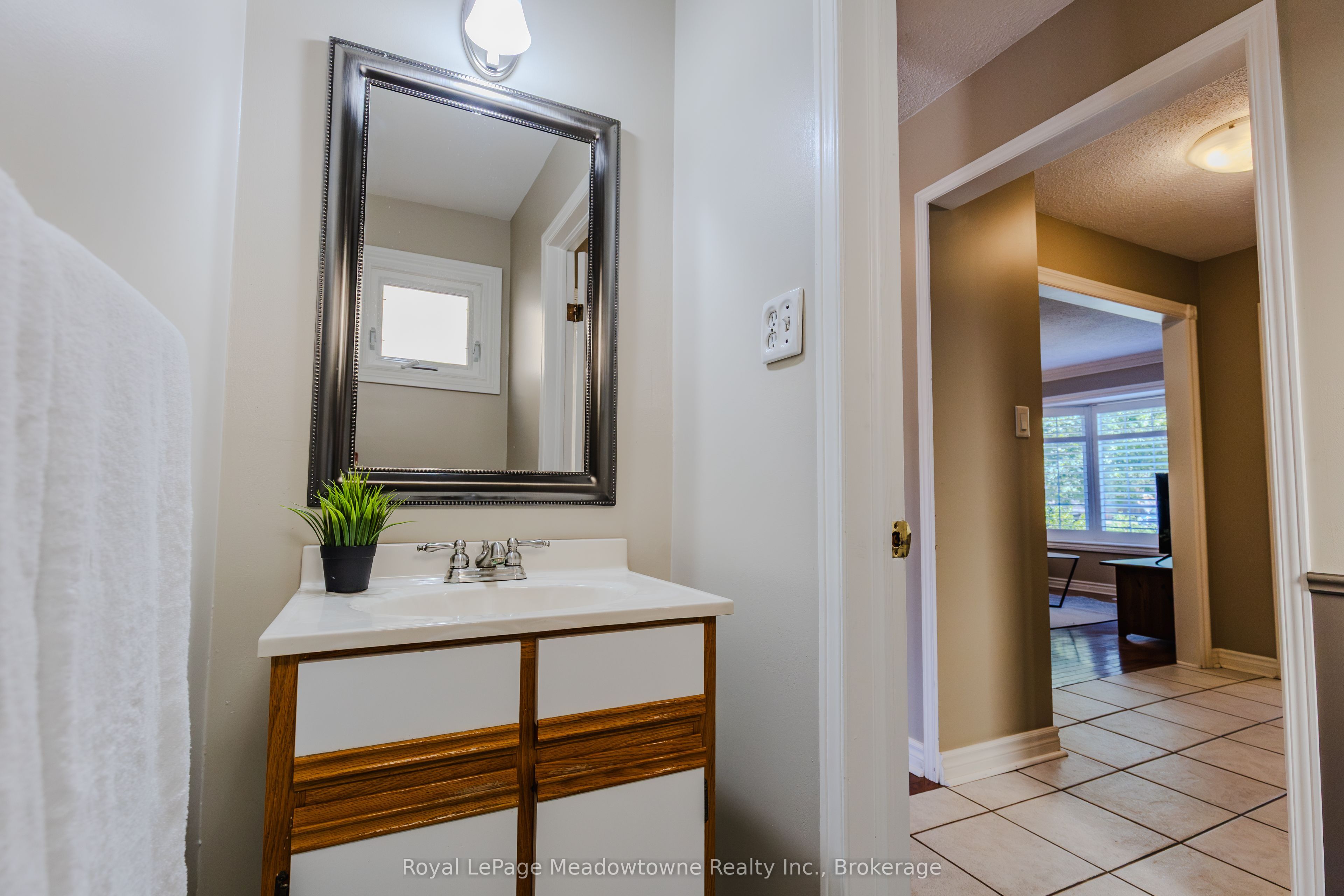 902 Laurier Avenue Property Photo 16