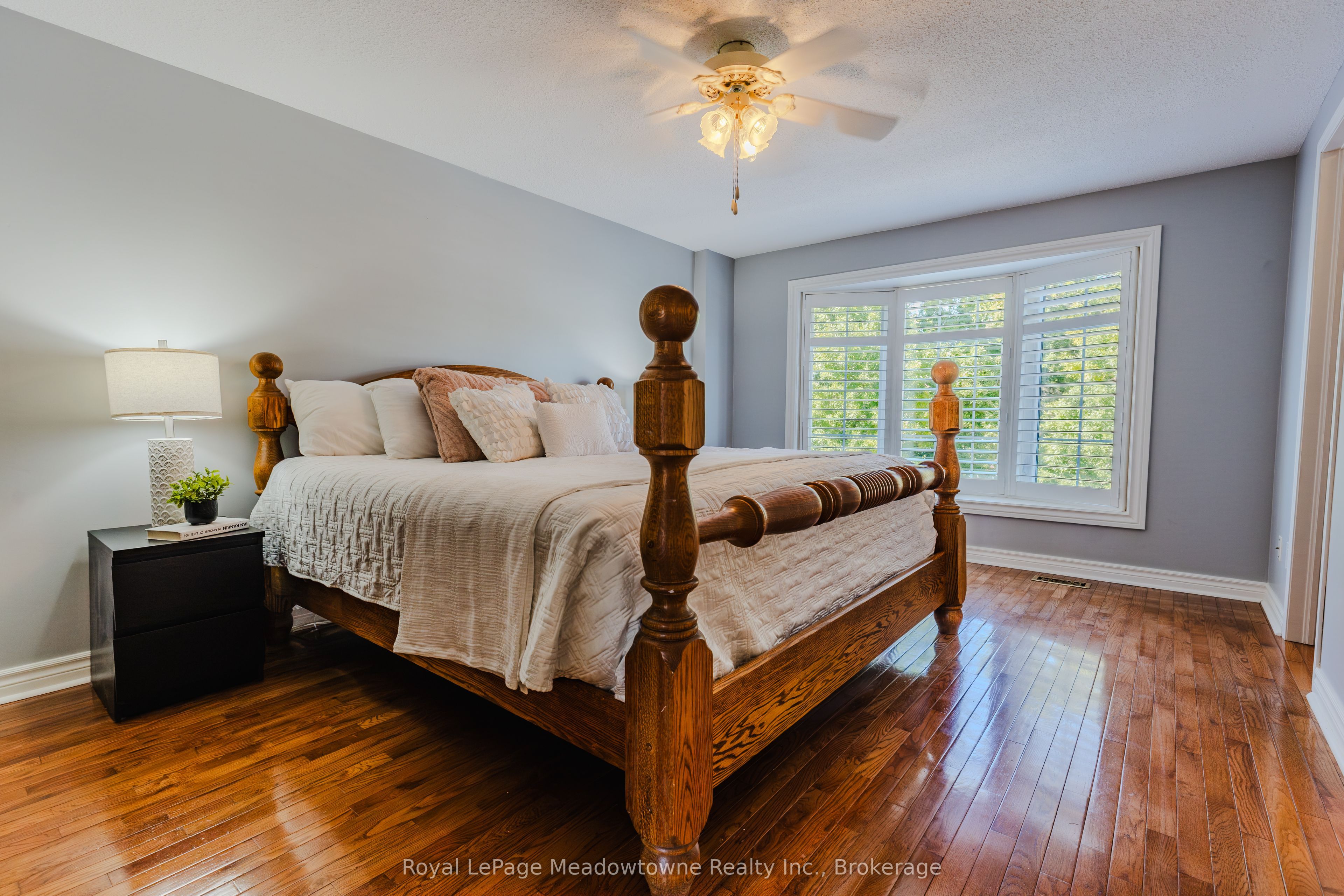 902 Laurier Avenue Property Photo 17