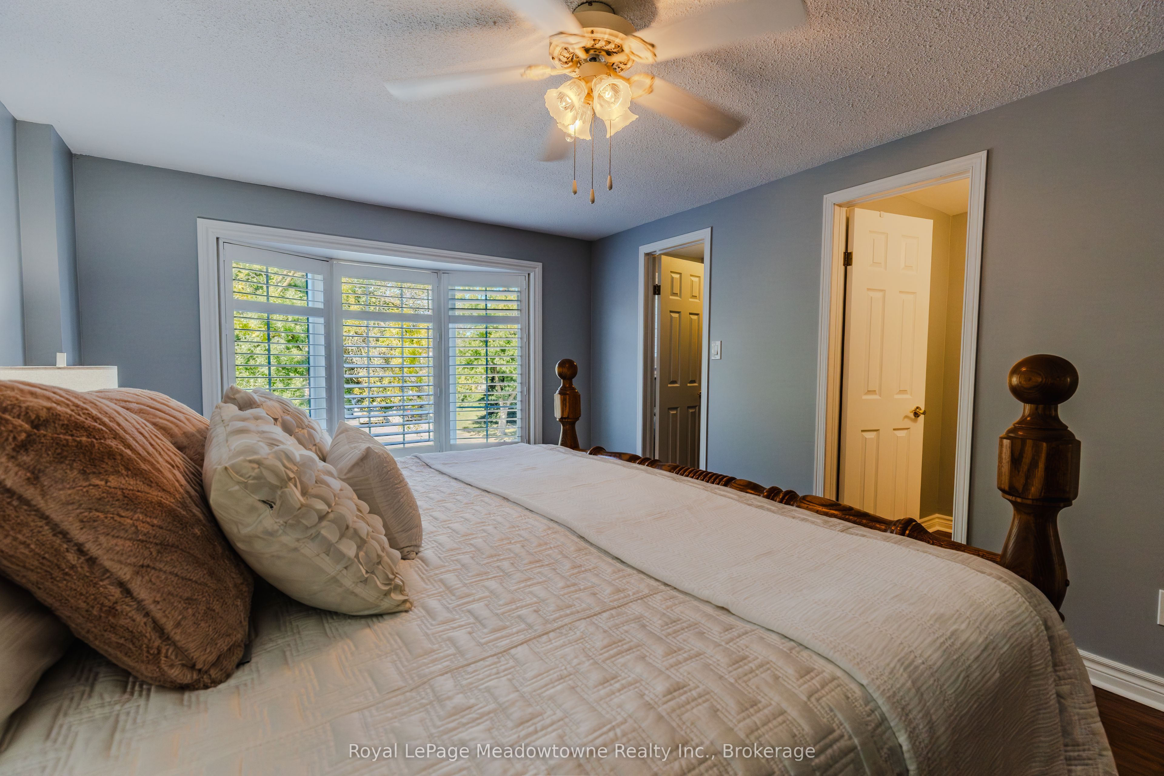 902 Laurier Avenue Property Photo 18
