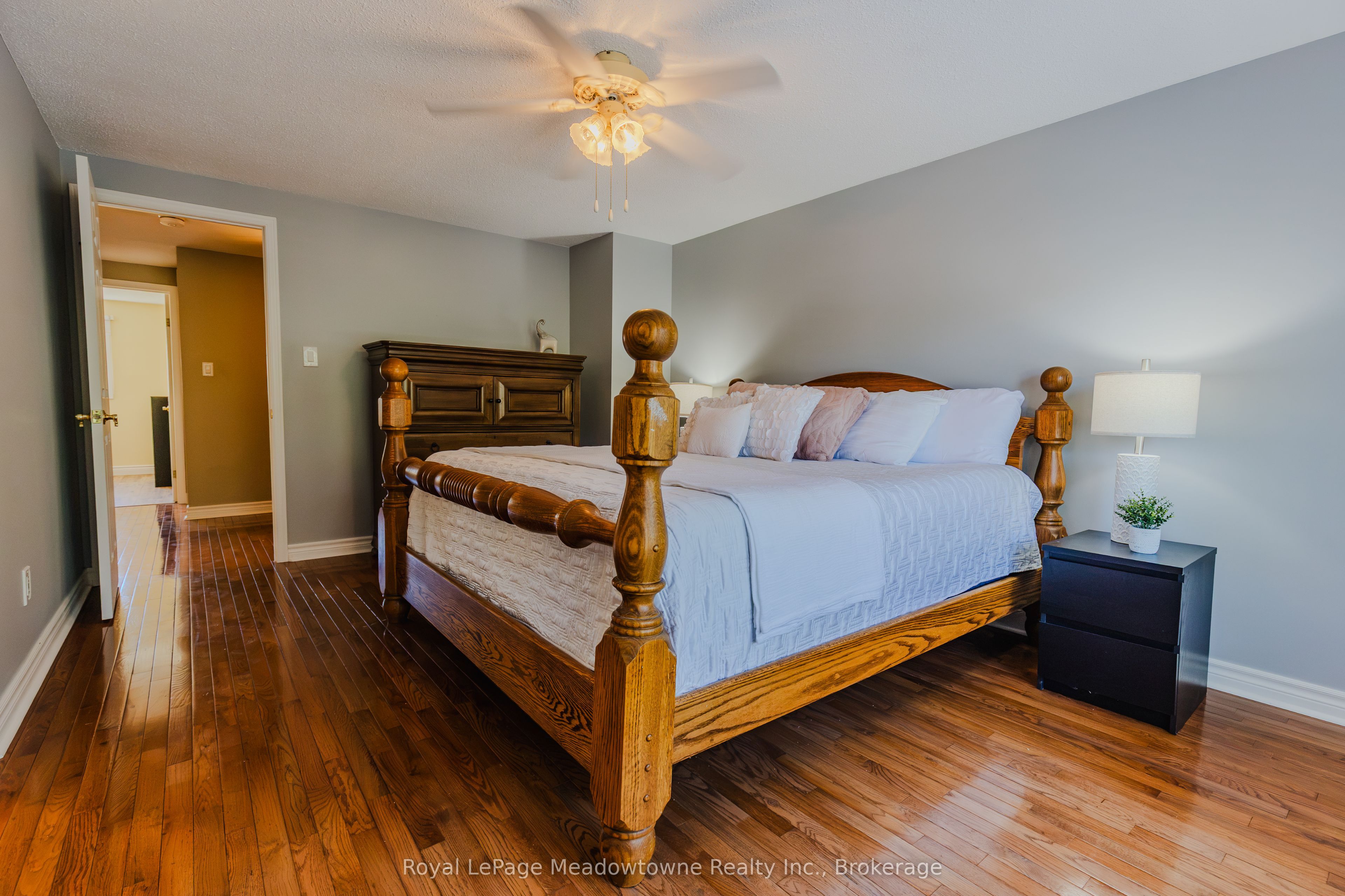 902 Laurier Avenue Property Photo 19