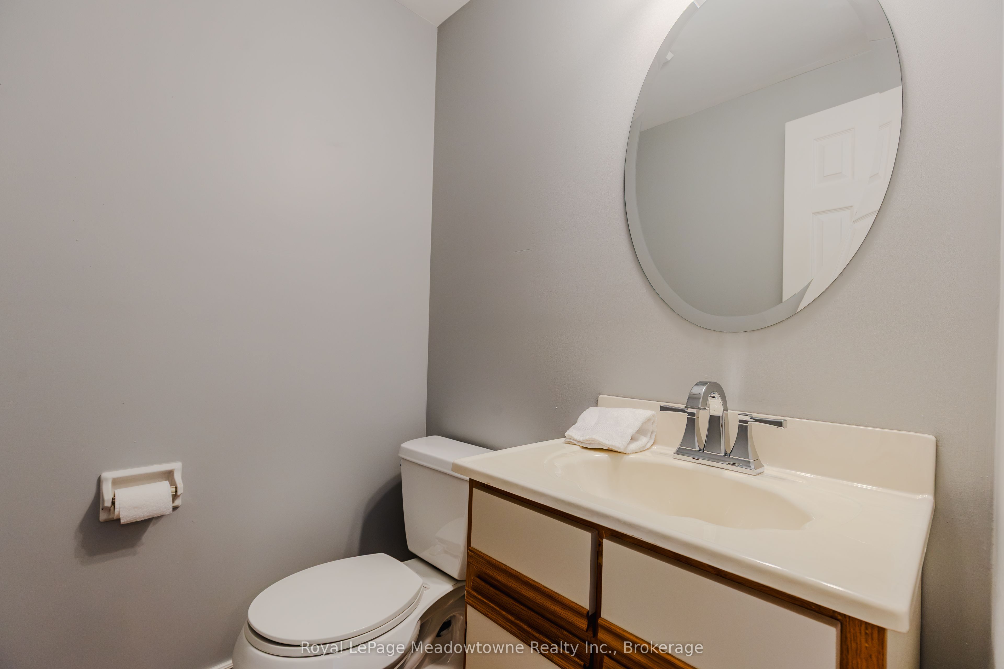 902 Laurier Avenue Property Photo 20