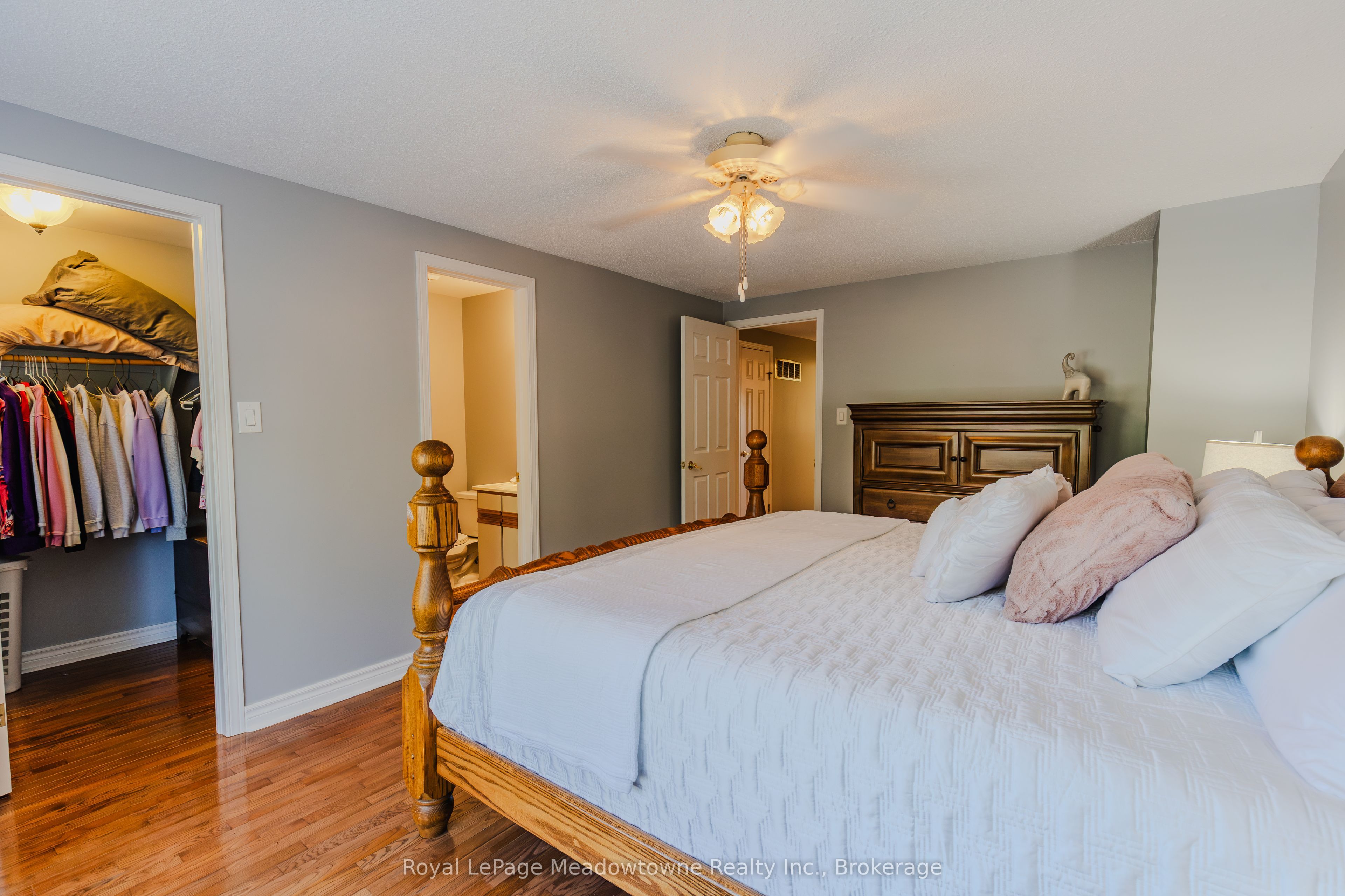 902 Laurier Avenue Property Photo 21