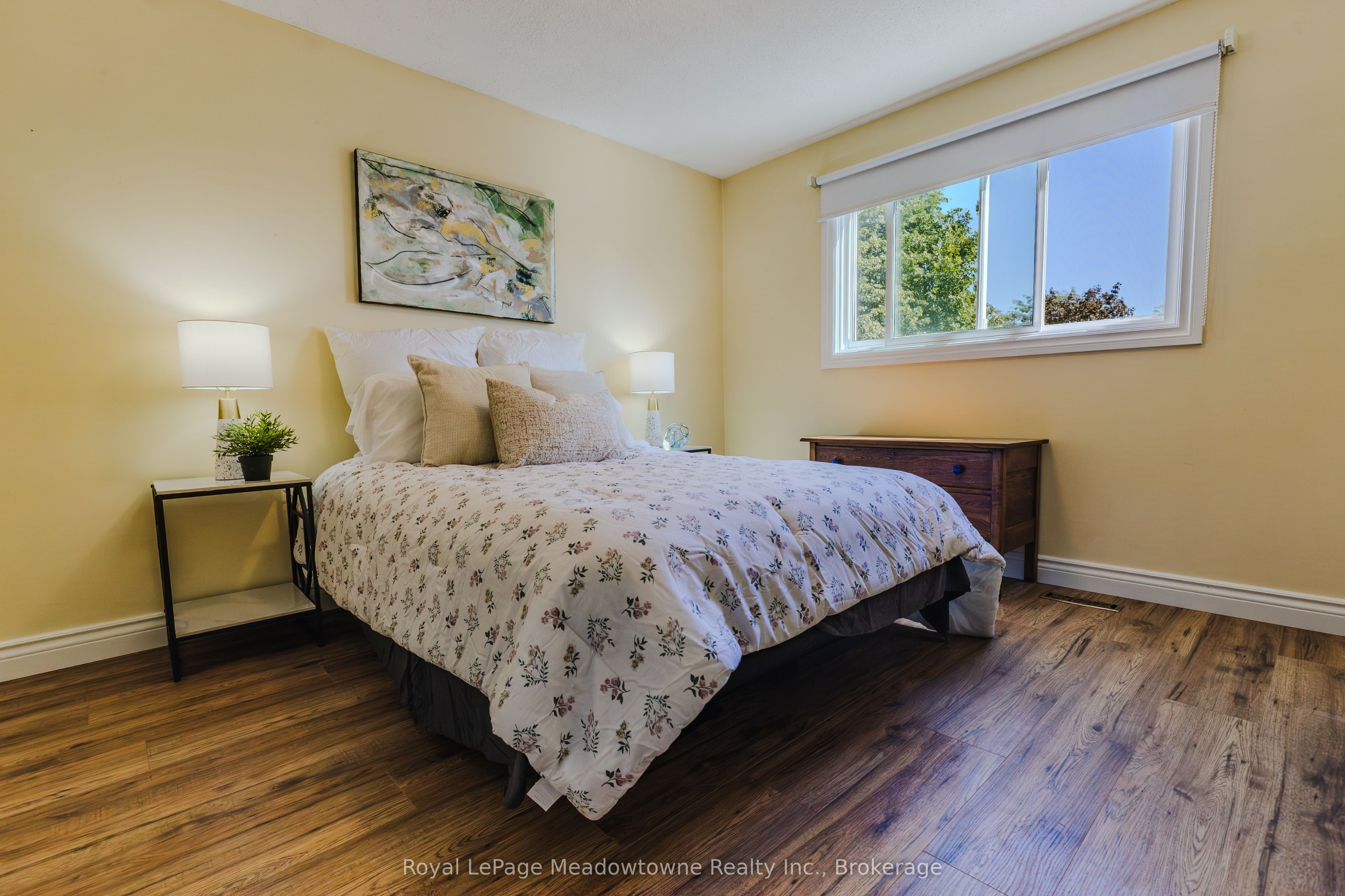 902 Laurier Avenue Property Photo 25