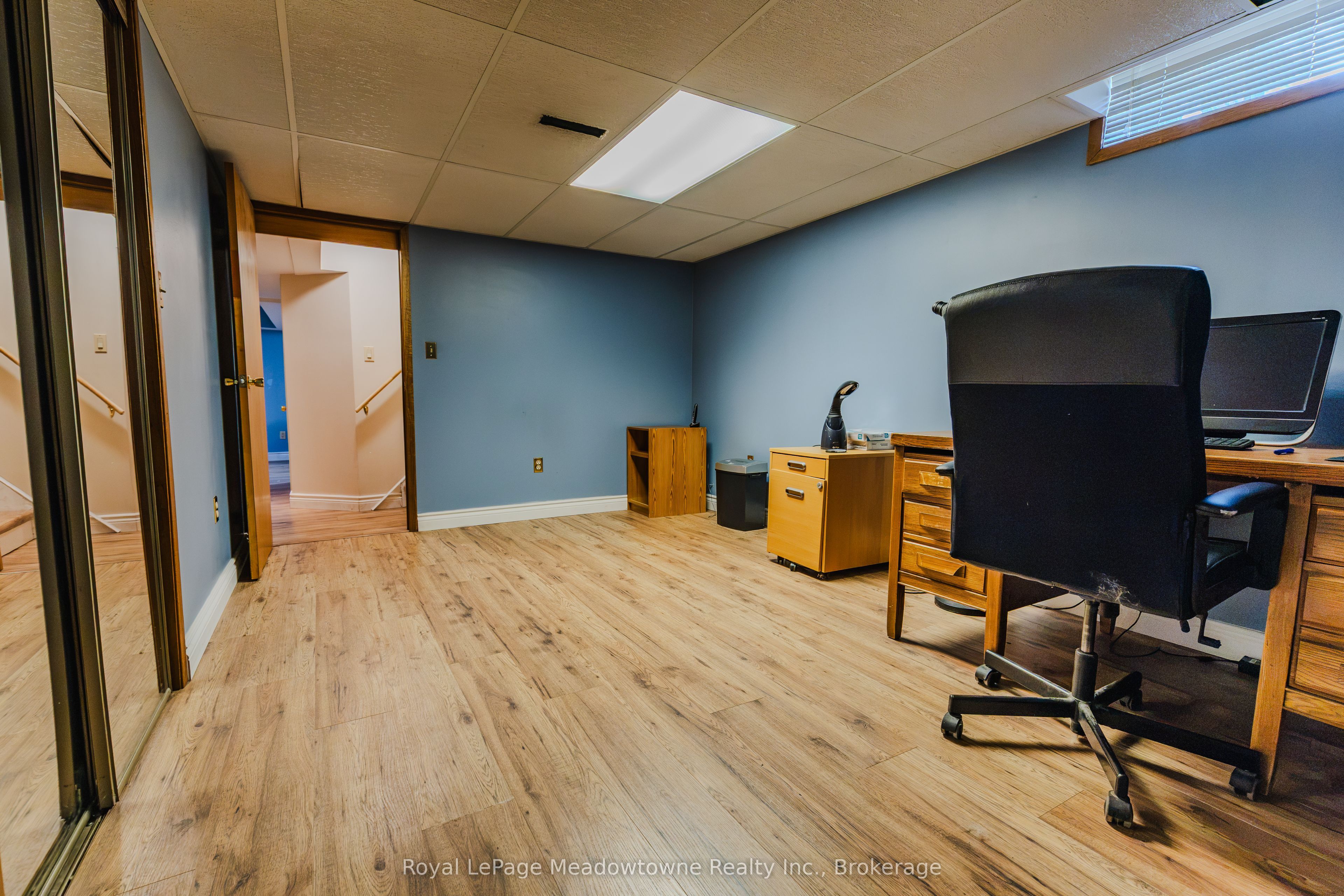 902 Laurier Avenue Property Photo 31