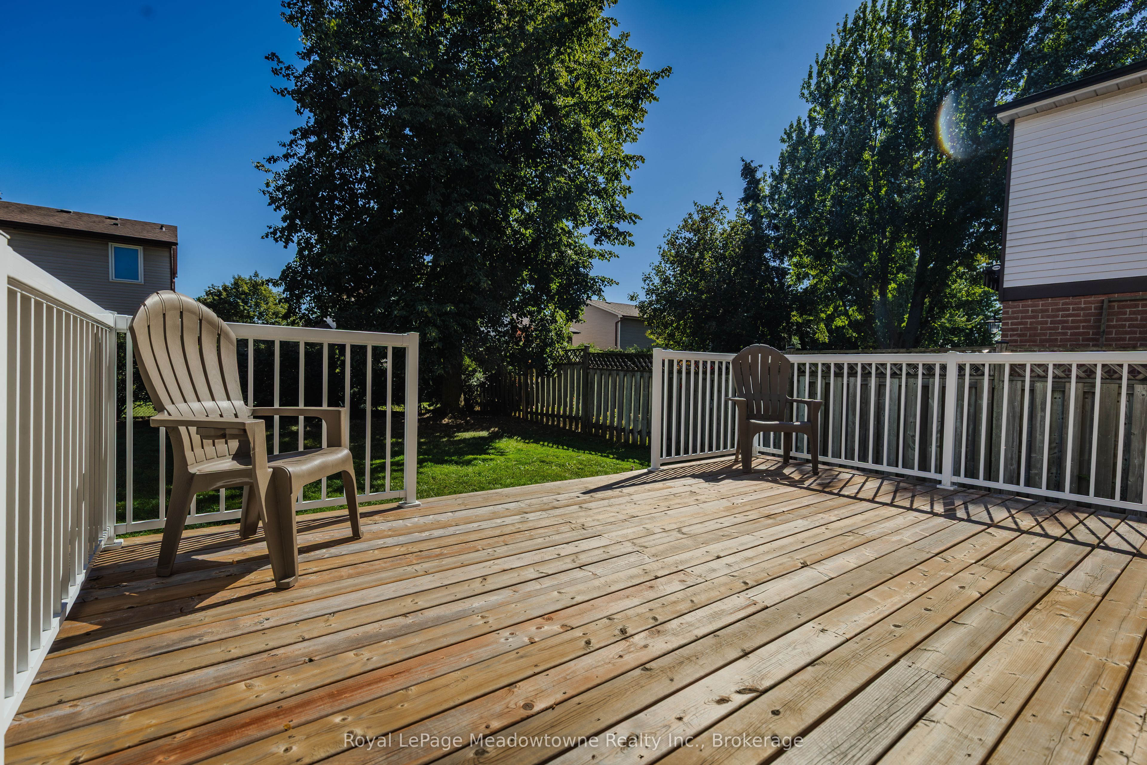 902 Laurier Avenue Property Photo 33