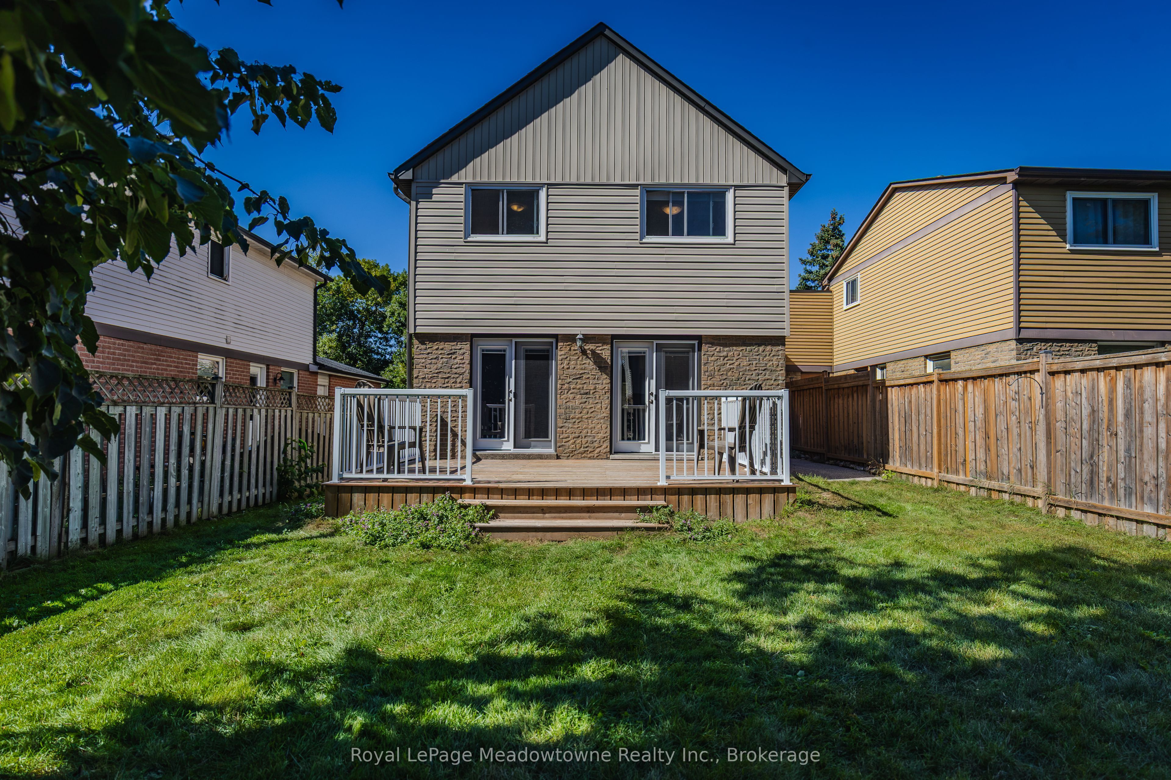 902 Laurier Avenue Property Photo 34