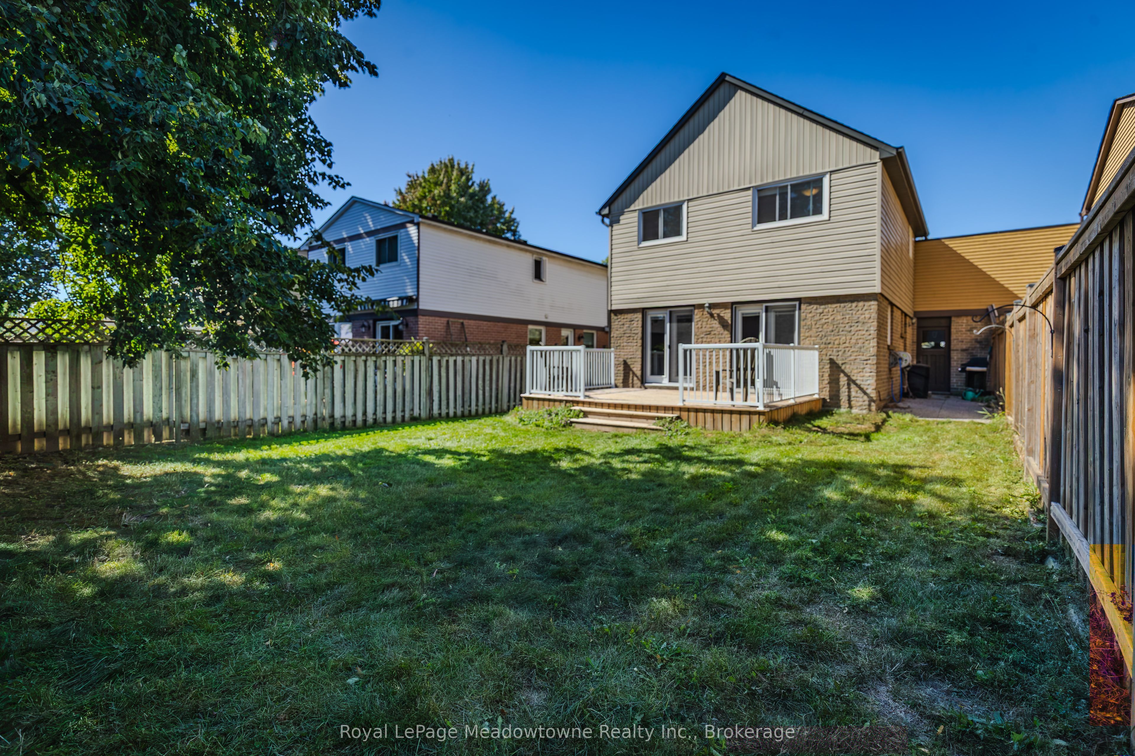 902 Laurier Avenue Property Photo 35
