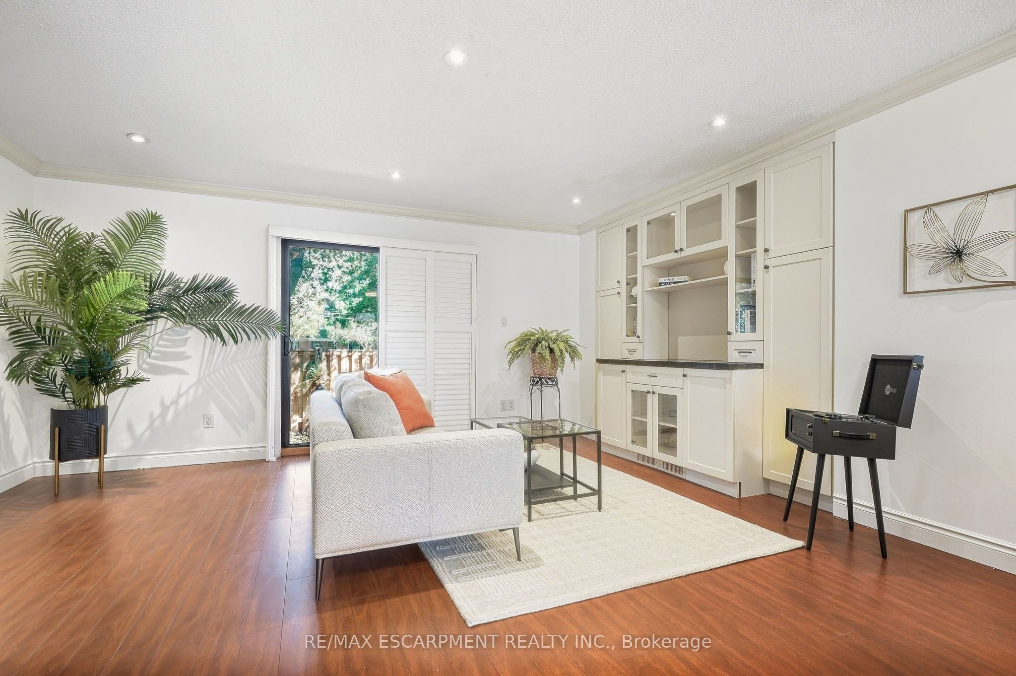 1518 Sixth Line 27 Property Photo 6