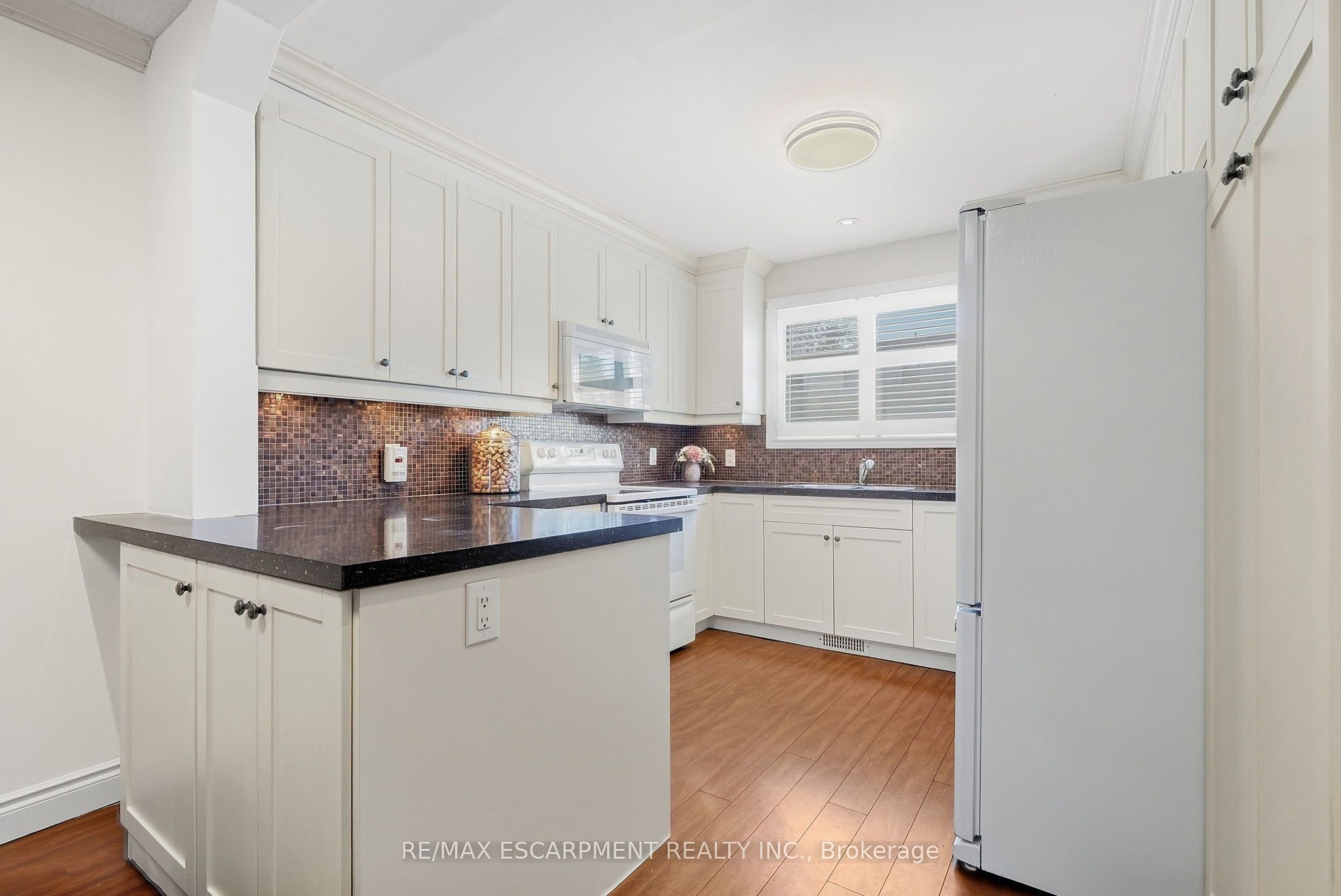 1518 Sixth Line 27 Property Photo 11